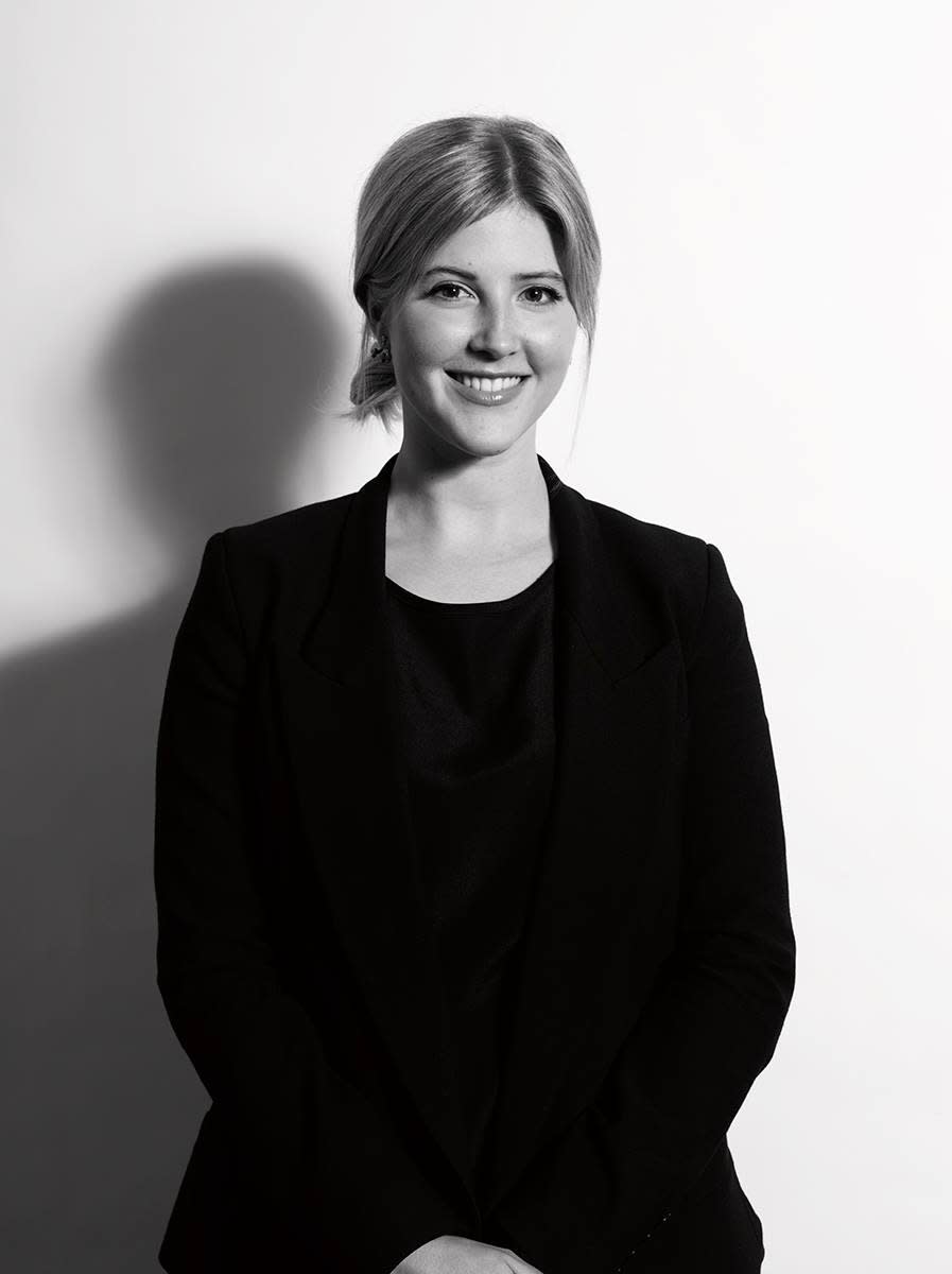 Genevieve Williams Director and Curator for The Honarkar Foundation Genevieve is an accomplished curator and arts professional with over 15 years of experience across both commercial and non-profit sectors in the United States and Australia. As Director and Curator at The Honarkar Foundation, she is responsible for spearheading a range of exhibitions that spotlight contemporary and historic art, with a particular focus on fostering artistic dialogue within the community. Genevieve has held prominent roles, including Director of the Peter Blake Gallery in Laguna Beach and Sullivan+Strumpf in Sydney, where she curated over 100 group and solo exhibitions. Her extensive curatorial work has included collaborations with both emerging and established artists, spanning a diverse range of mediums and genres. Among her recent projects, she is curating a historic California Light and Space exhibition featuring renowned artists such as James Turrell, Robert Irwin, and Mary Corse. Passionate about arts education and community engagement, Genevieve brings a global perspective to her work and is committed to championing dynamic artistic experiences that resonate locally and internationally.