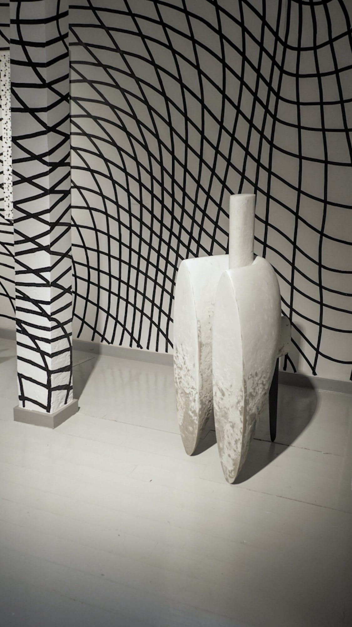 Inside the Strongest Colours: Black and White