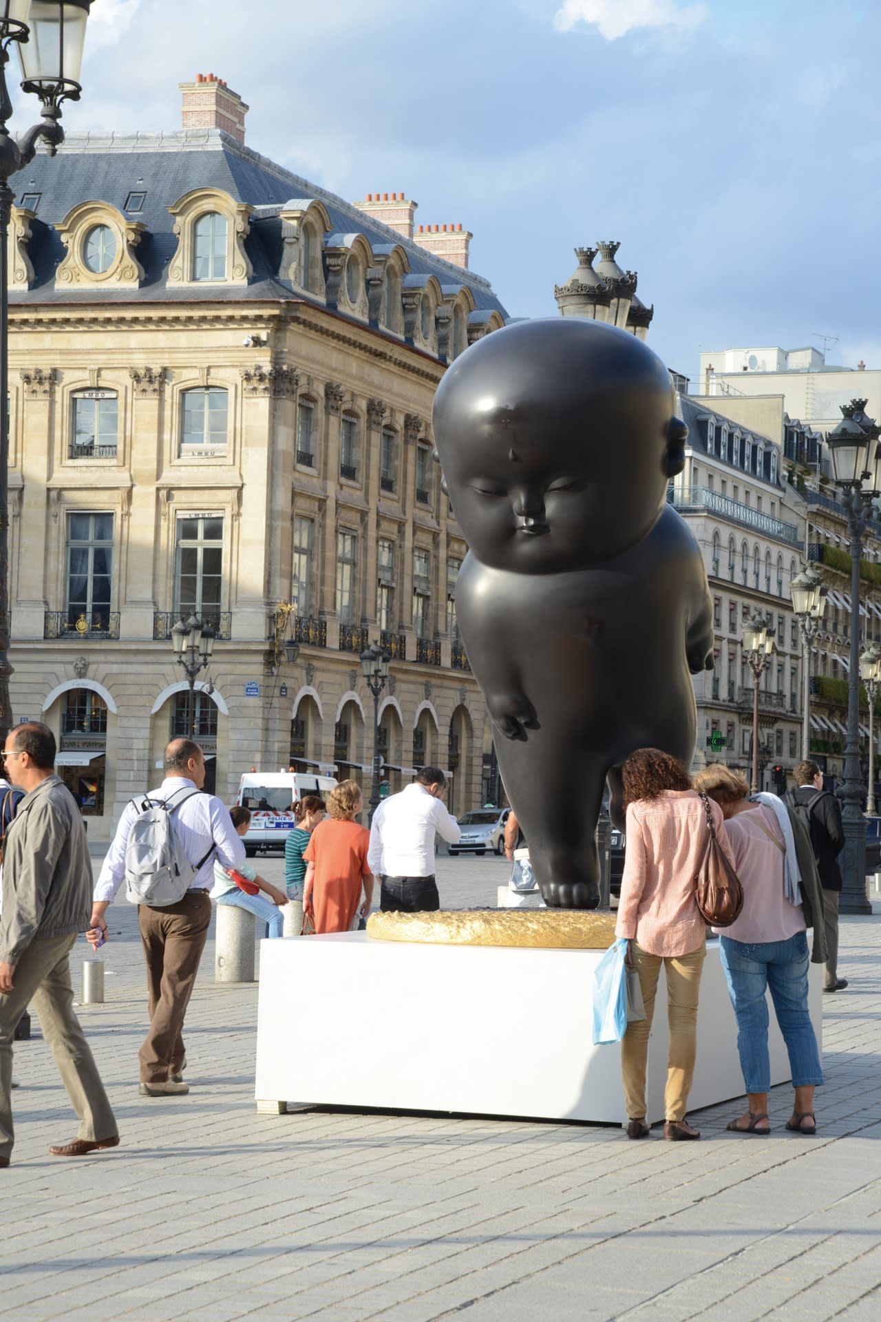 李真2013巴黎凡登廣場大型雕塑個展