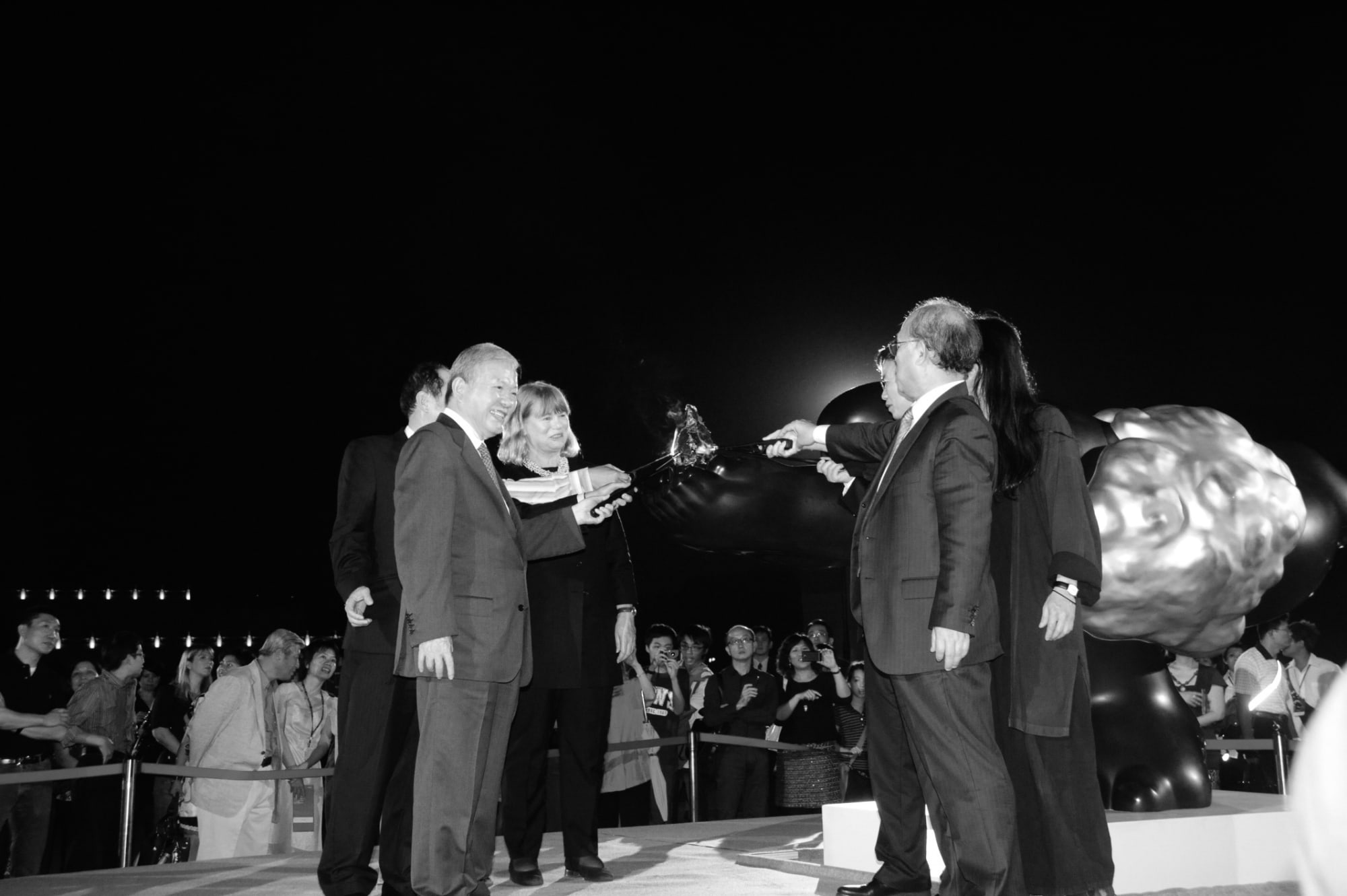 大氣—李真台灣大型雕塑首展