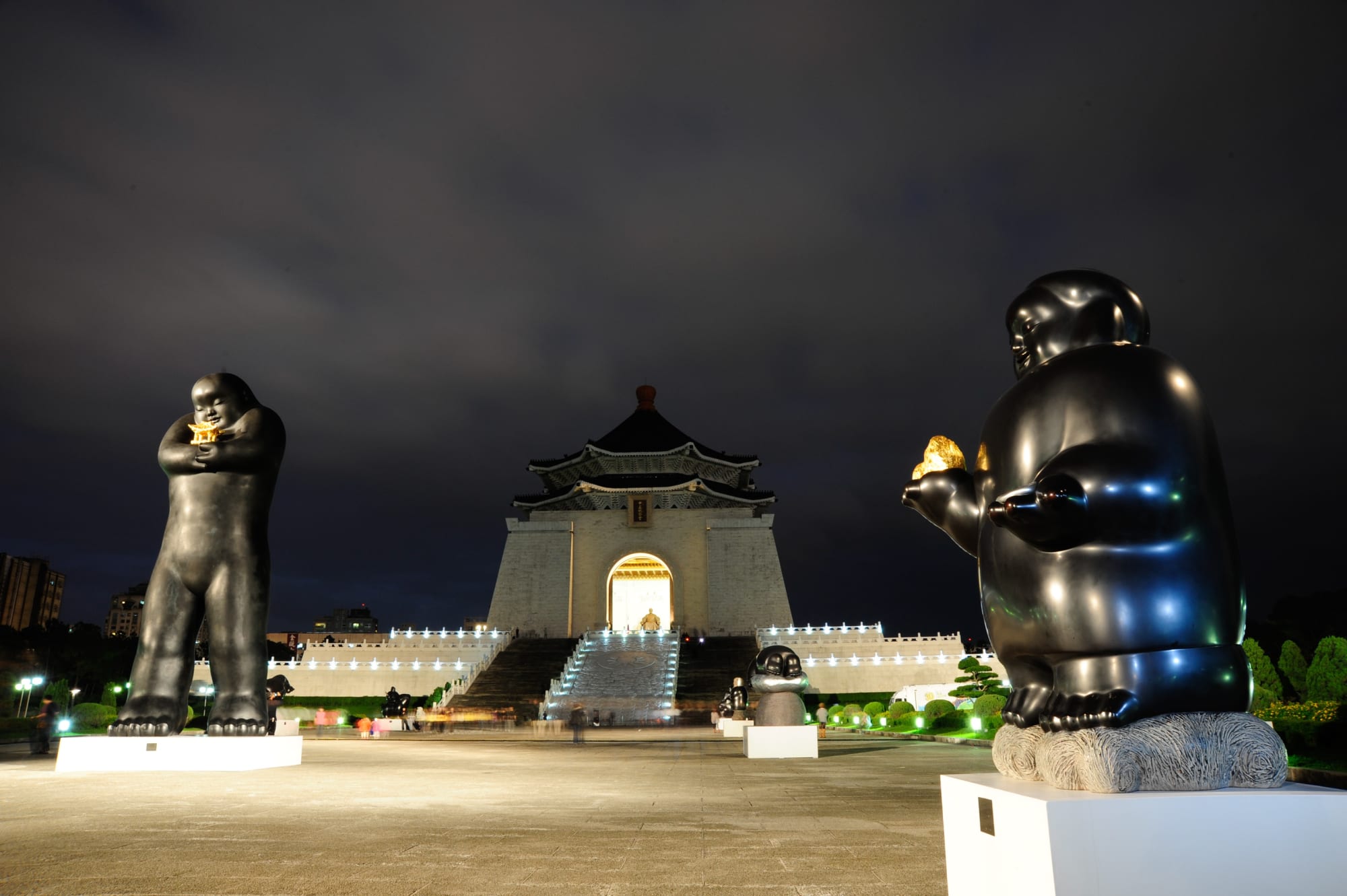 大气—李真台湾大型雕塑首展