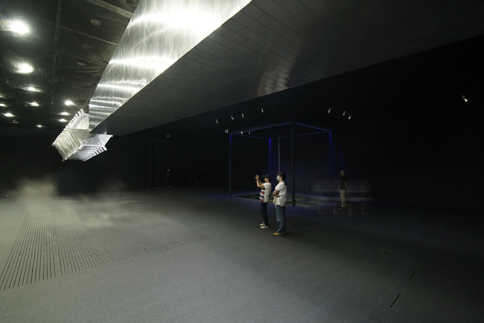 世一場自願非願的遊浮—李真個展