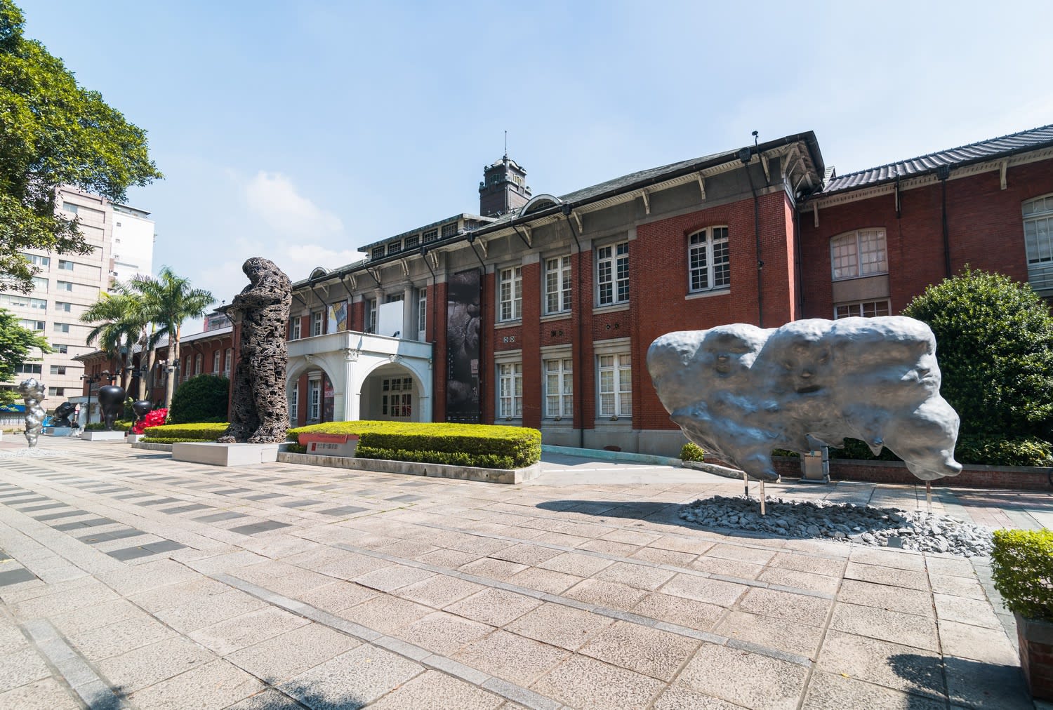 世一場自願非願的遊浮—李真個展