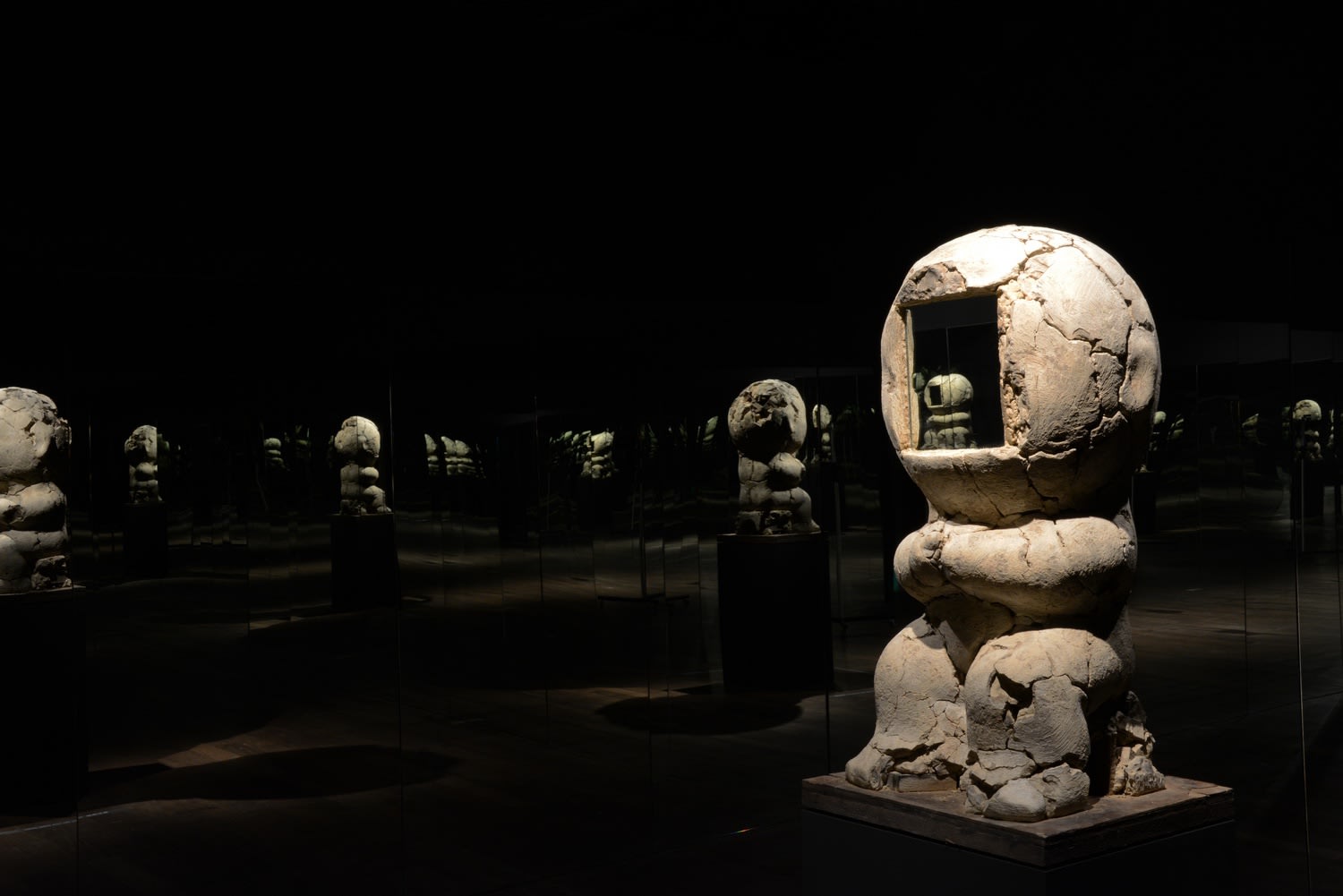 世一場自願非願的遊浮—李真個展