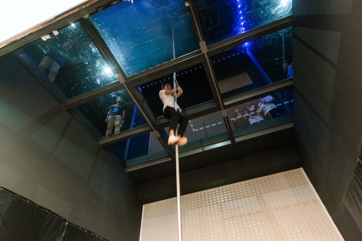 世一場自願非願的遊浮—李真個展