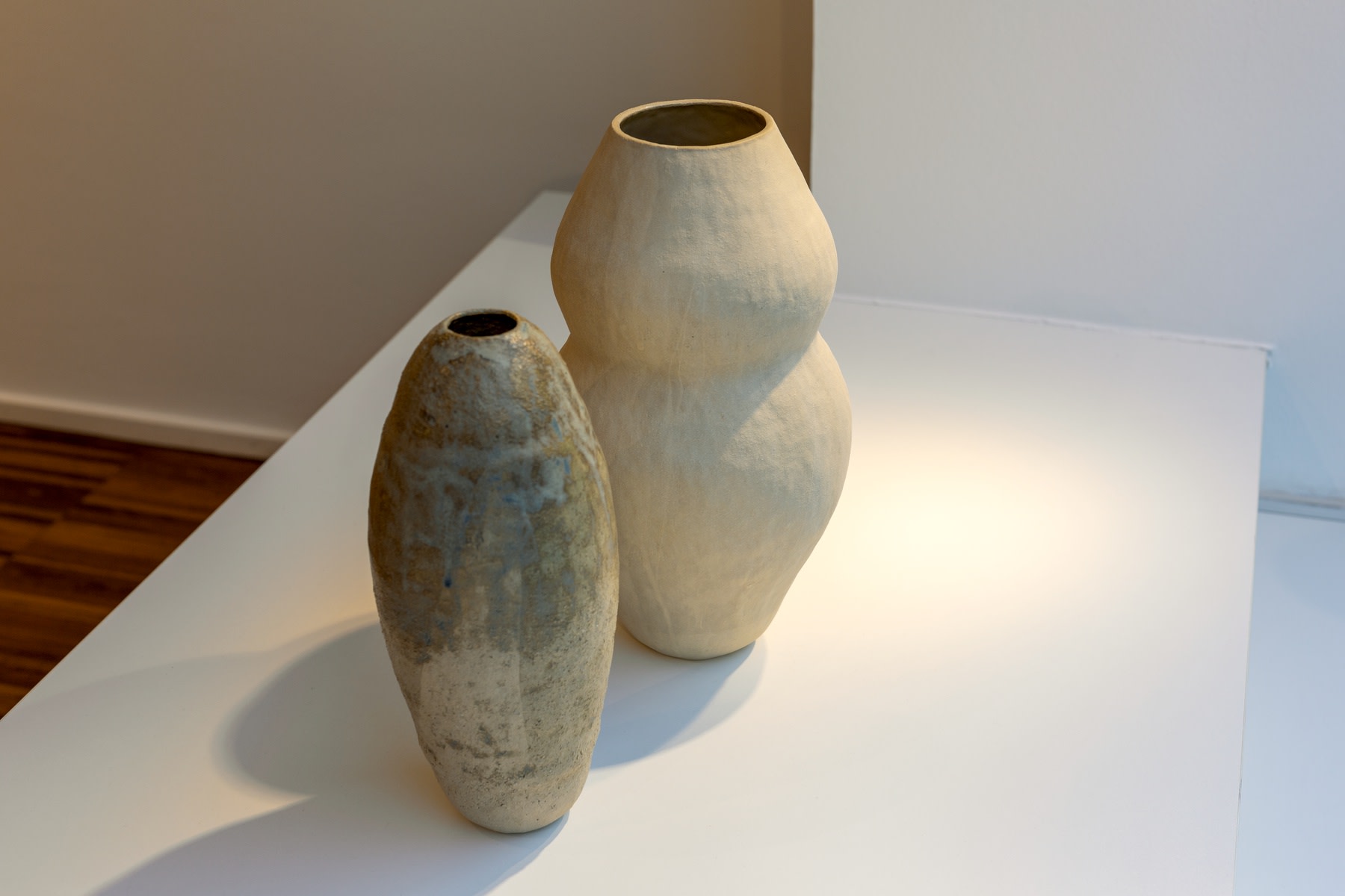 Mit jedem Schritt vom Dunklen her mein Kleid sich blühend weitet Margit Hartnagel