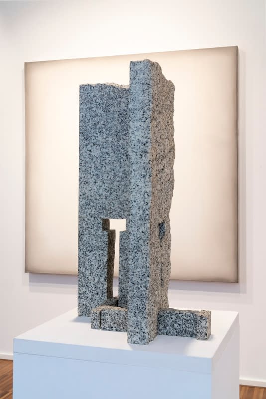 Stephan Wurmer, Doppeltor, Modell Maße 1:10 für Ausführung in Granit, 550 x 320 x 320 cm