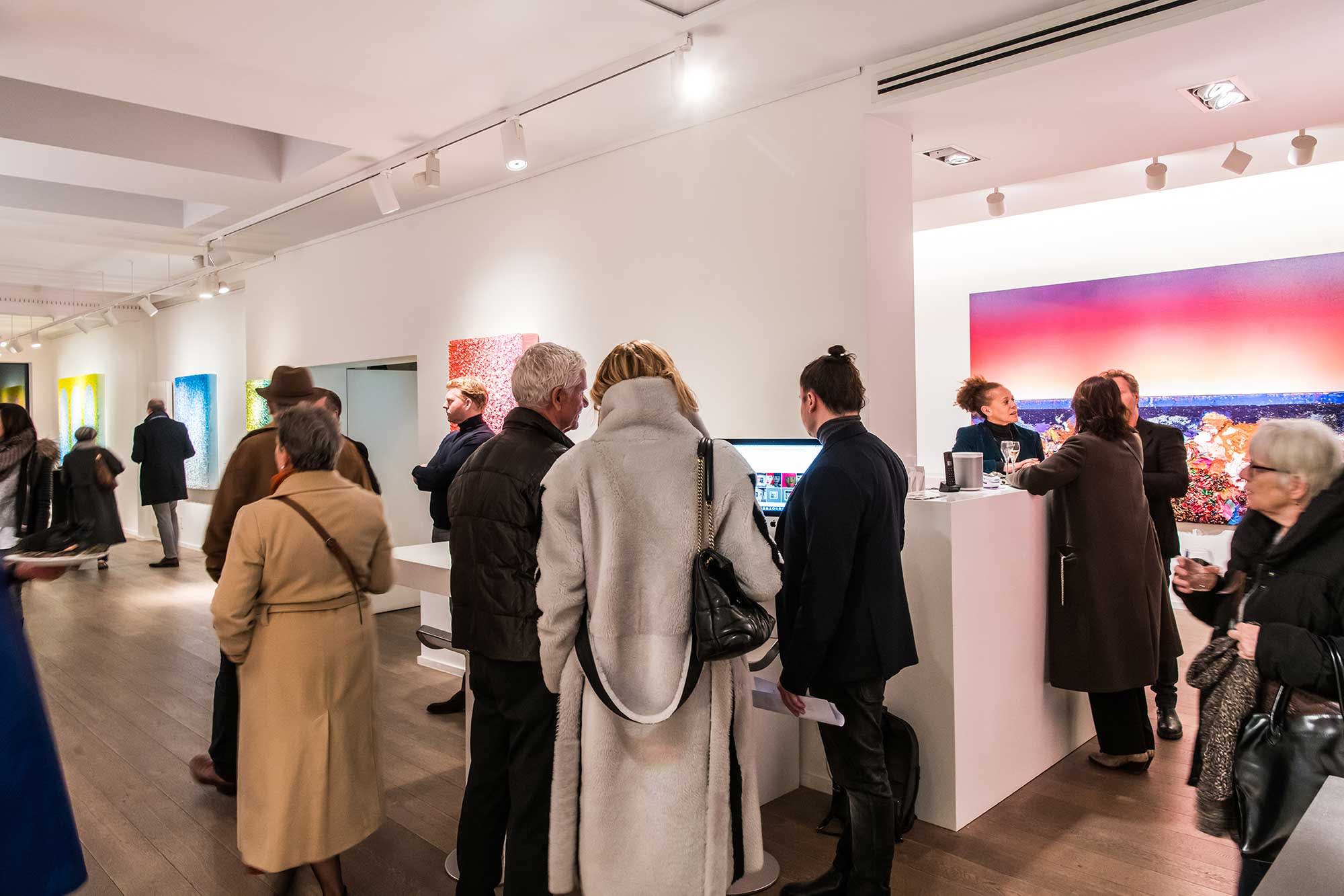 BLOSSOM OF COLOR: ZHUANG HONG-YI