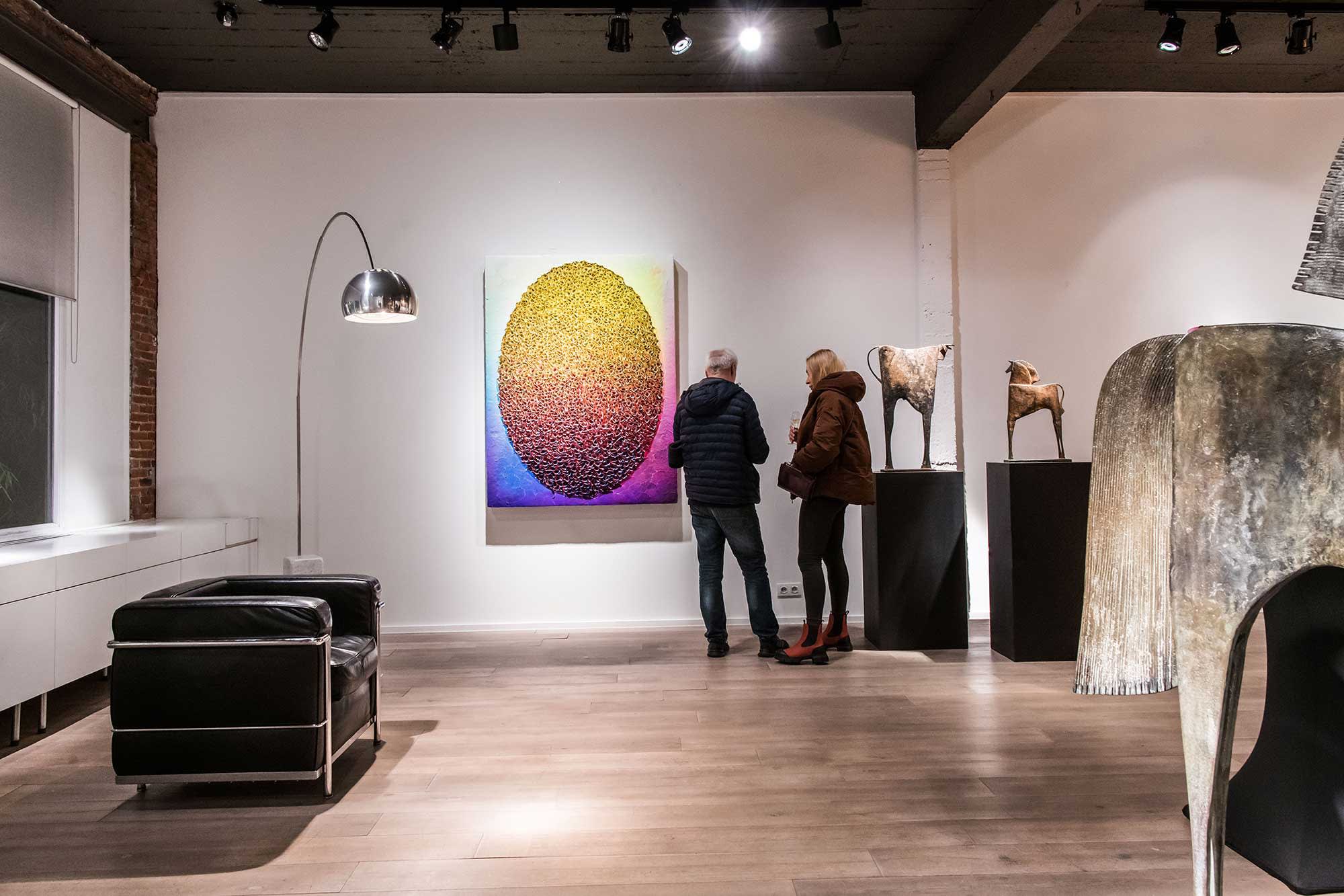 BLOSSOM OF COLOR: ZHUANG HONG-YI