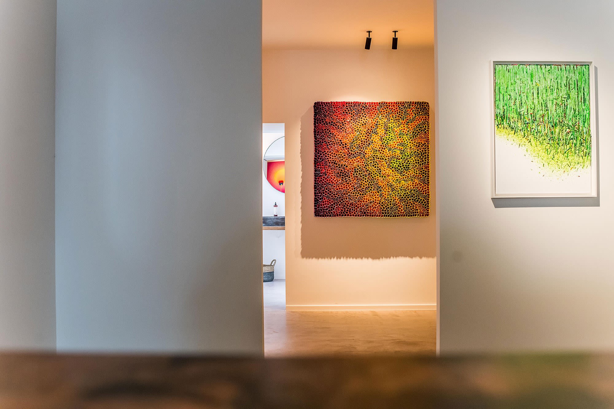 MIXED ARTISTS: IN FULL COLOR