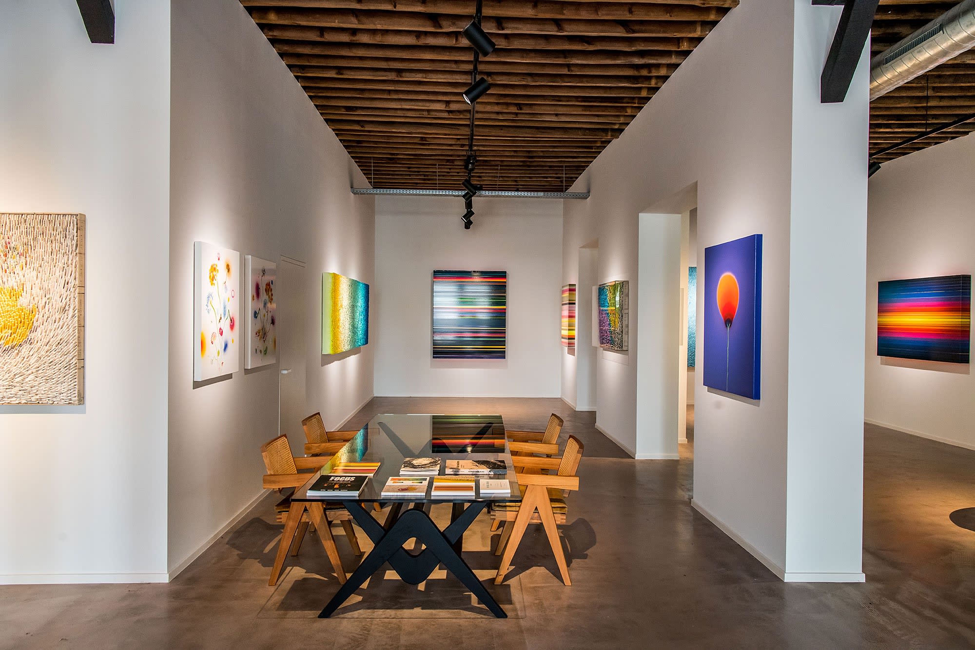 MIXED ARTISTS: IN FULL COLOR