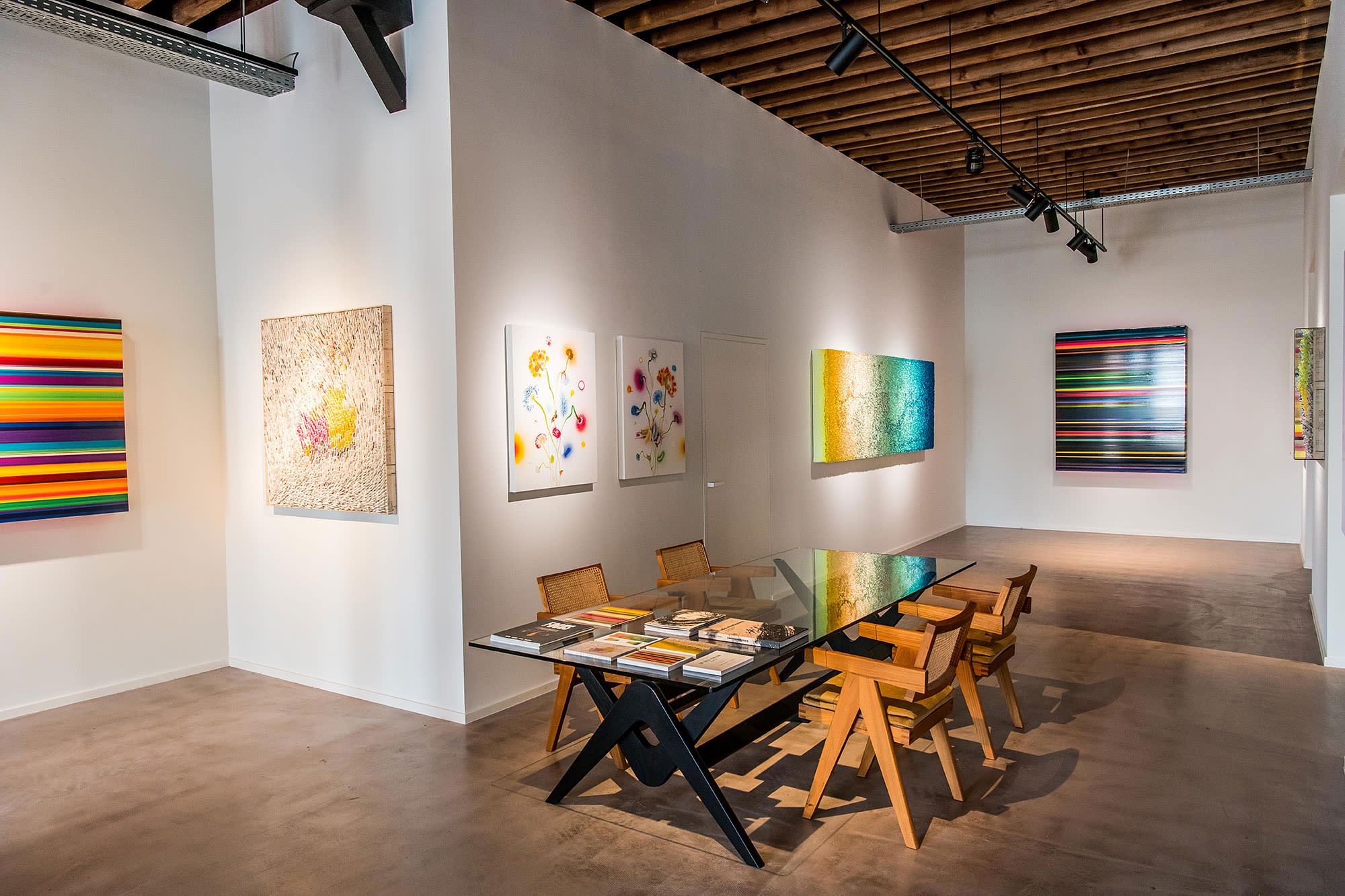 MIXED ARTISTS: IN FULL COLOR