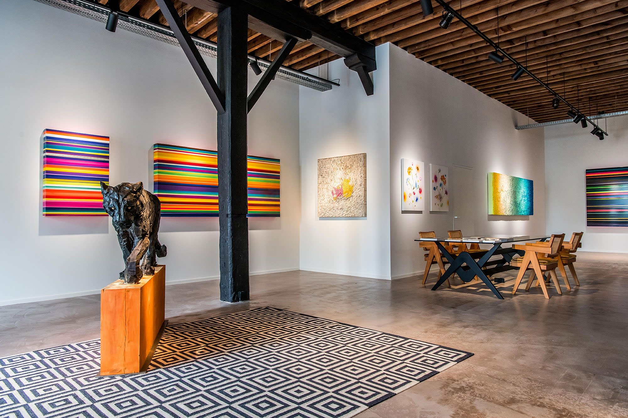 MIXED ARTISTS: IN FULL COLOR