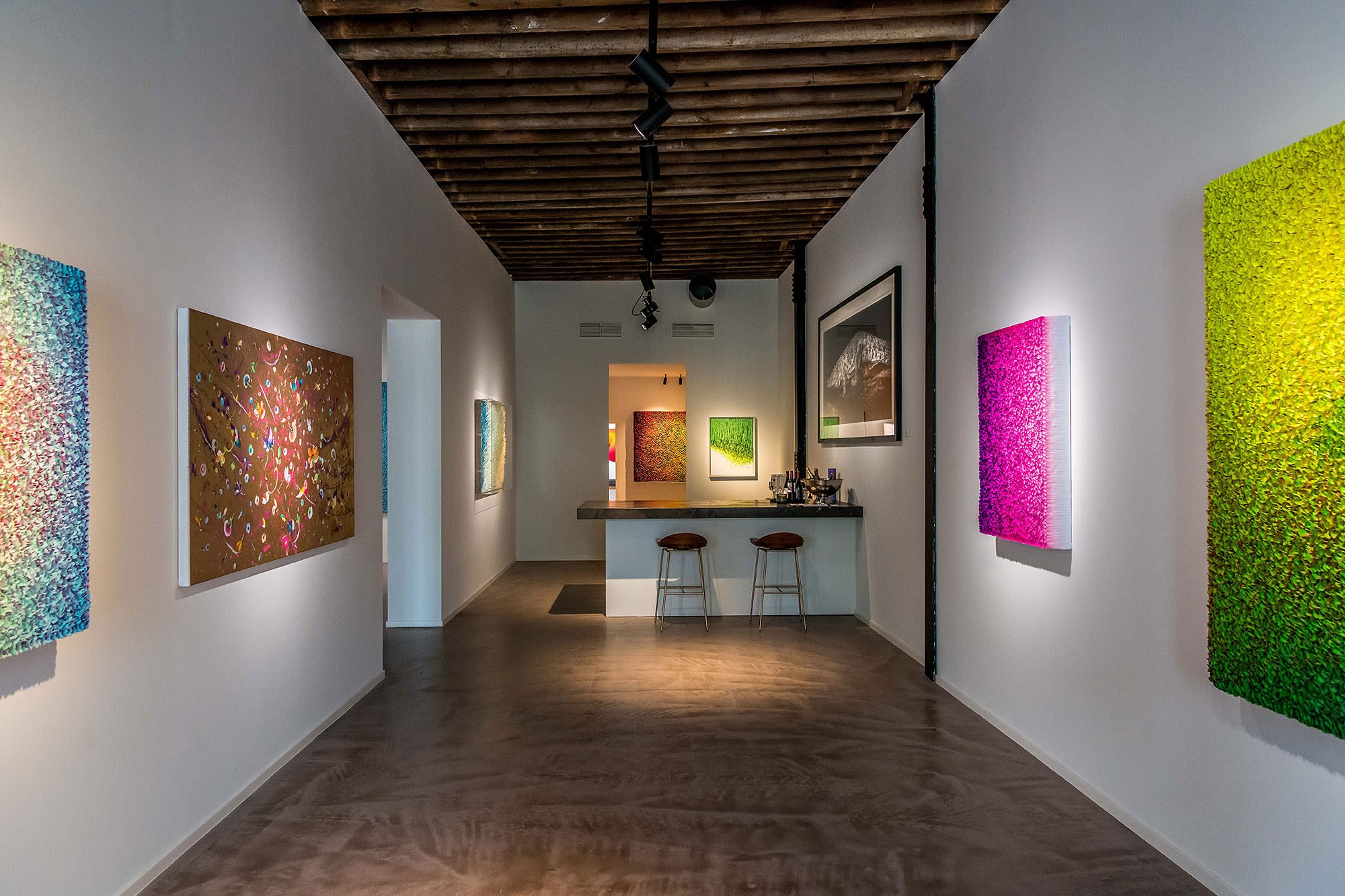 MIXED ARTISTS: IN FULL COLOR