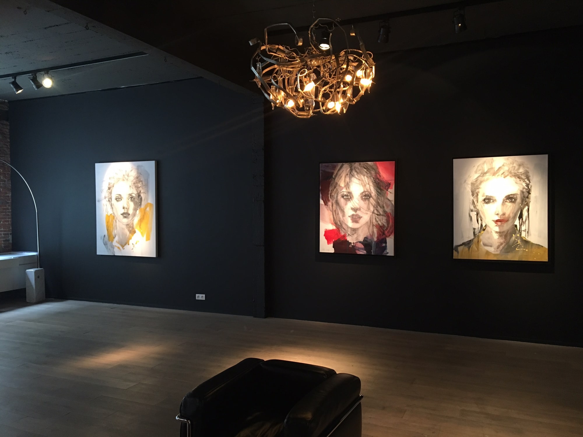 CHRISTINE COMYN: BRIGHT EYES