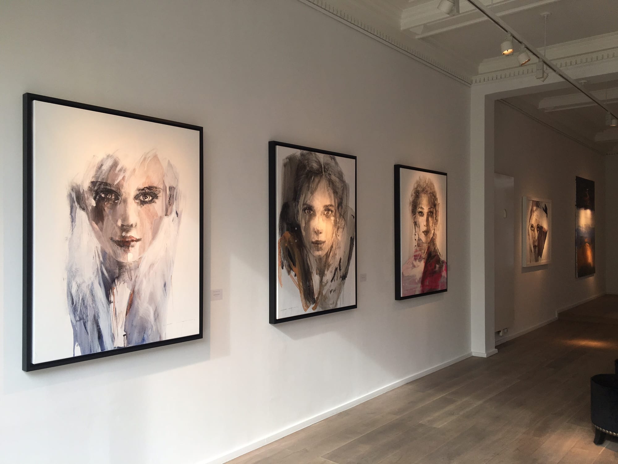 CHRISTINE COMYN: BRIGHT EYES