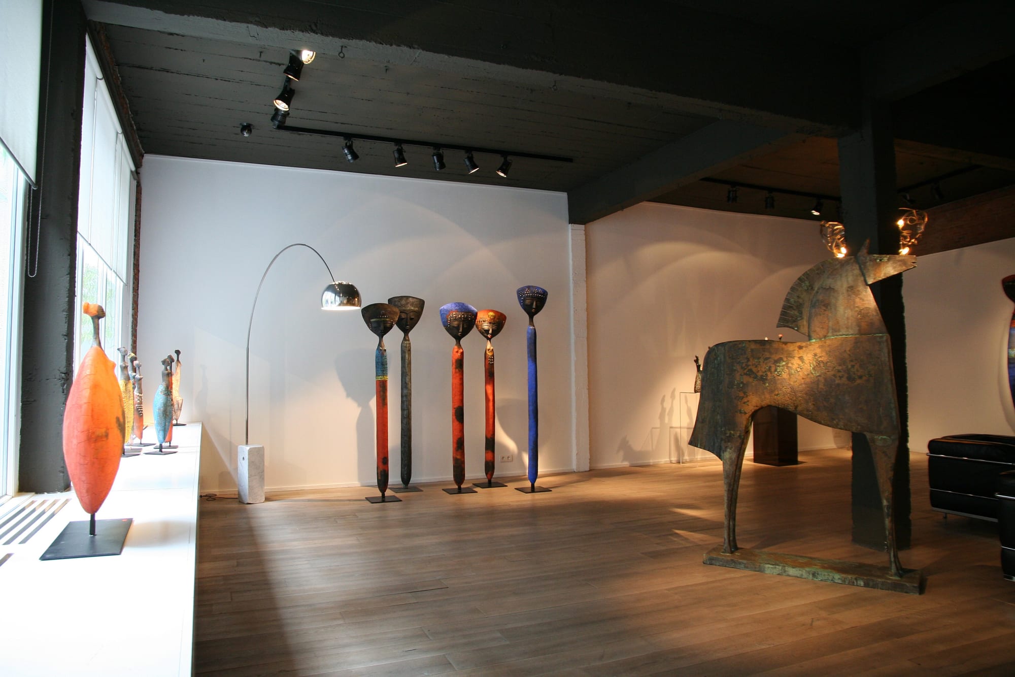 ETIYÉ DIMMA POULSEN: BLUE OBESSION