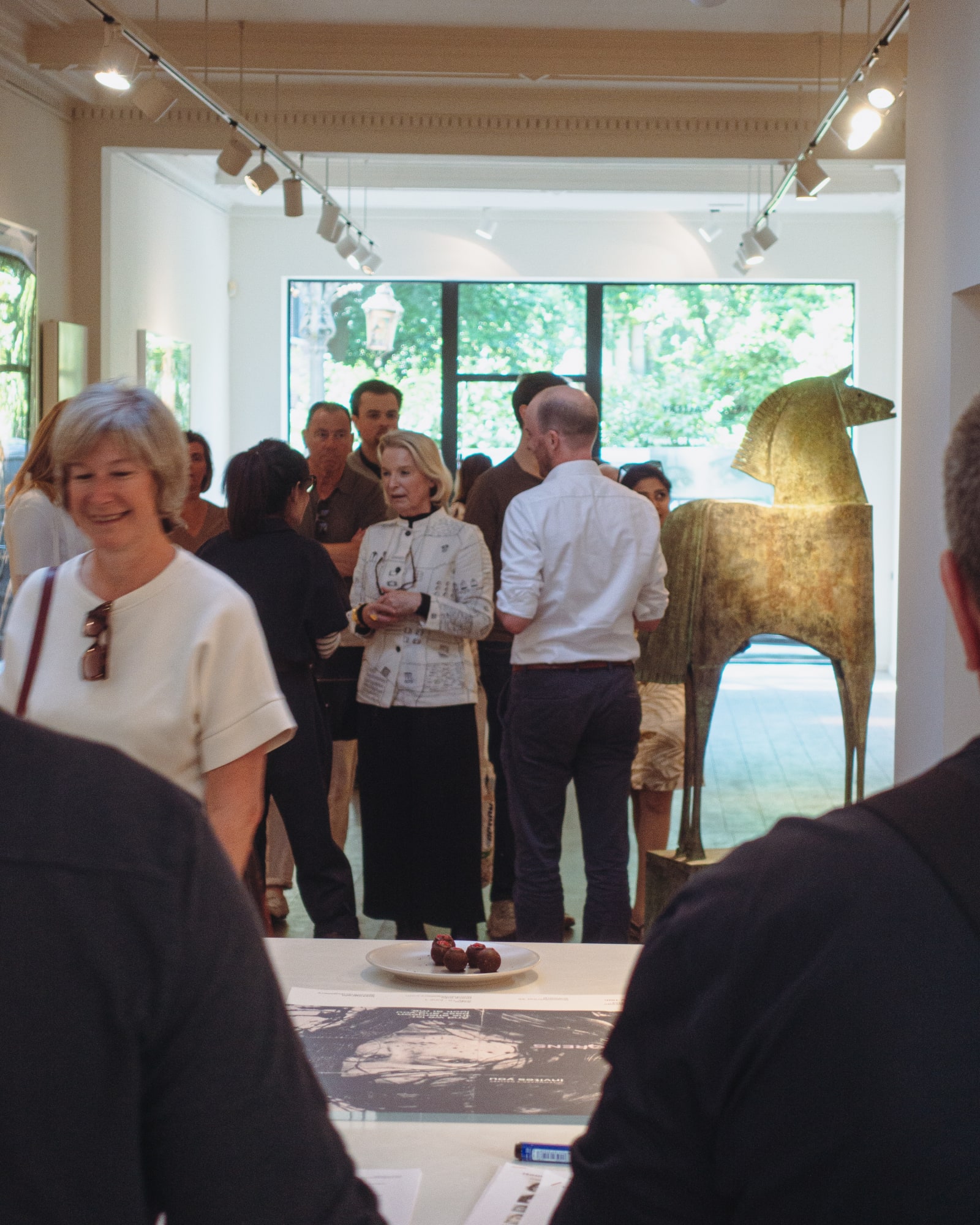 LÍDIA MASLLORENS: AND WE LET THE AFTERNOON PASS AND YOU LOOK AT ME