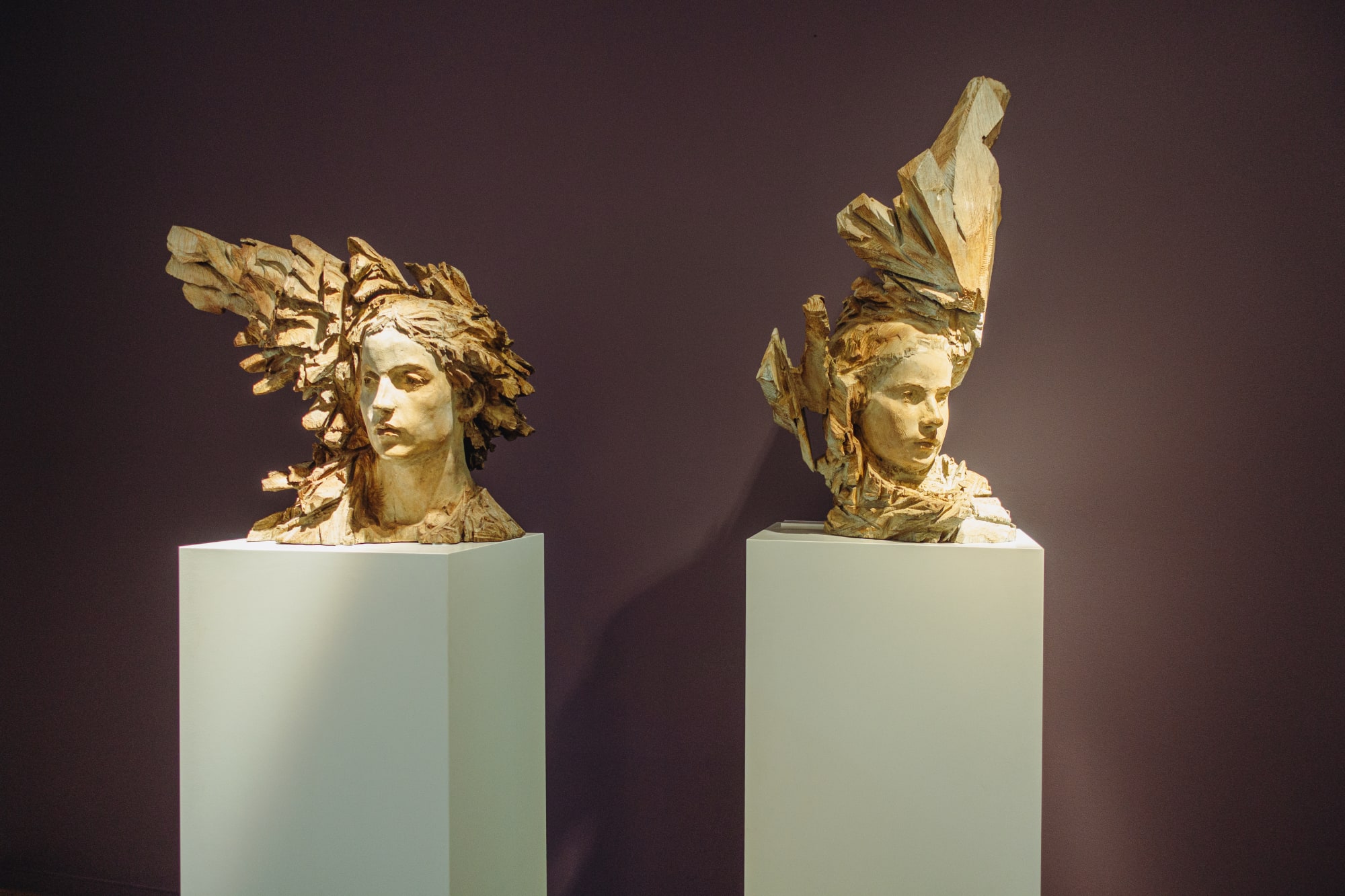 JÜRGEN LINGL: PURITY IN WOOD AND BRONZE