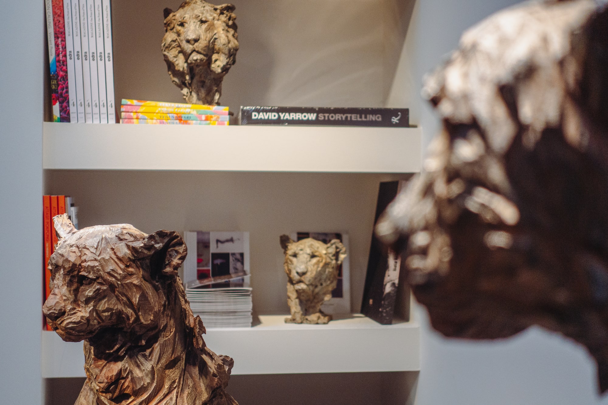 JÜRGEN LINGL: PURITY IN WOOD AND BRONZE