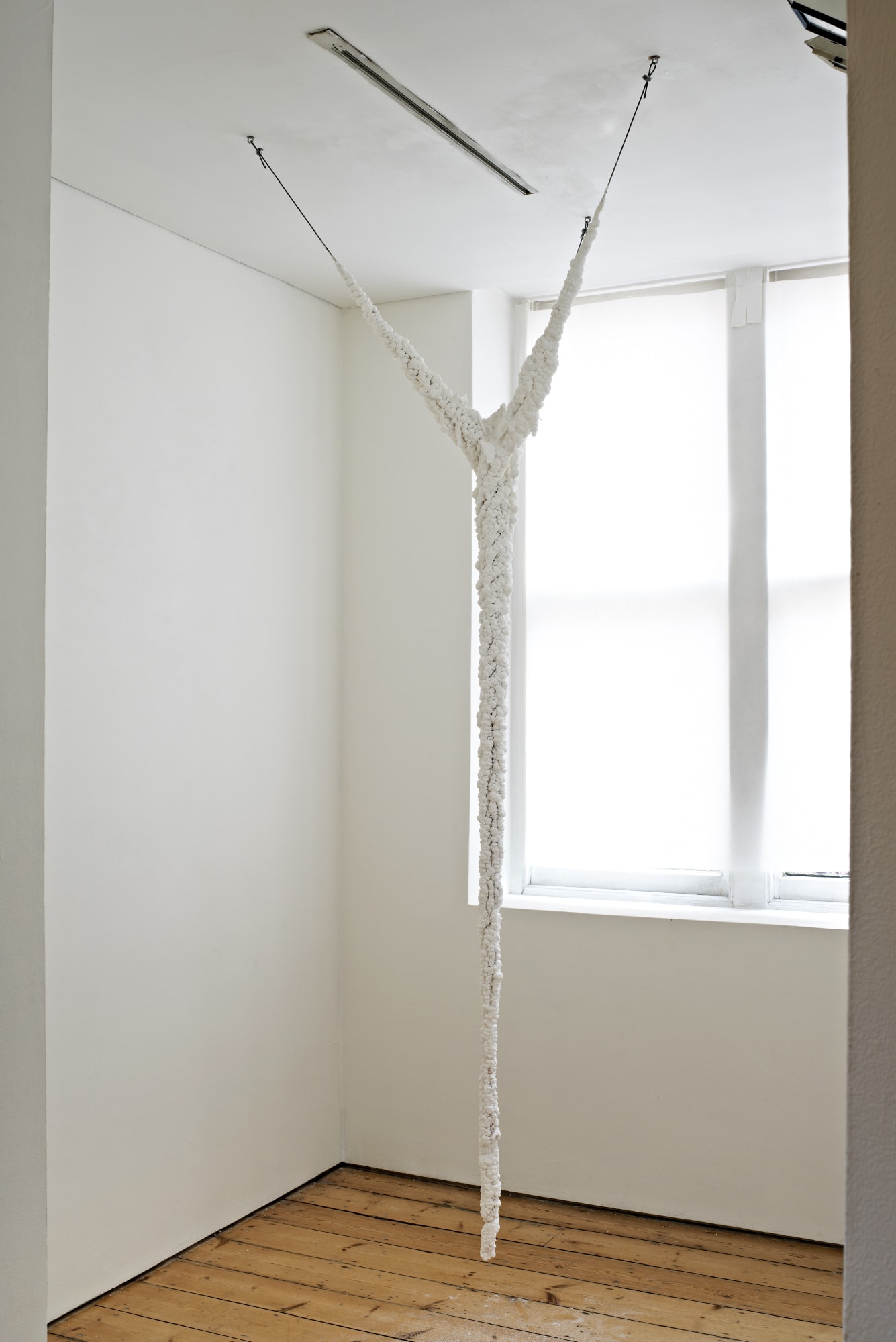 Jorge Peris 21 Rotación Terrestre (21 Earth Rotation) 2013 sea salt, water and rope 270 x 94 x 94 cm