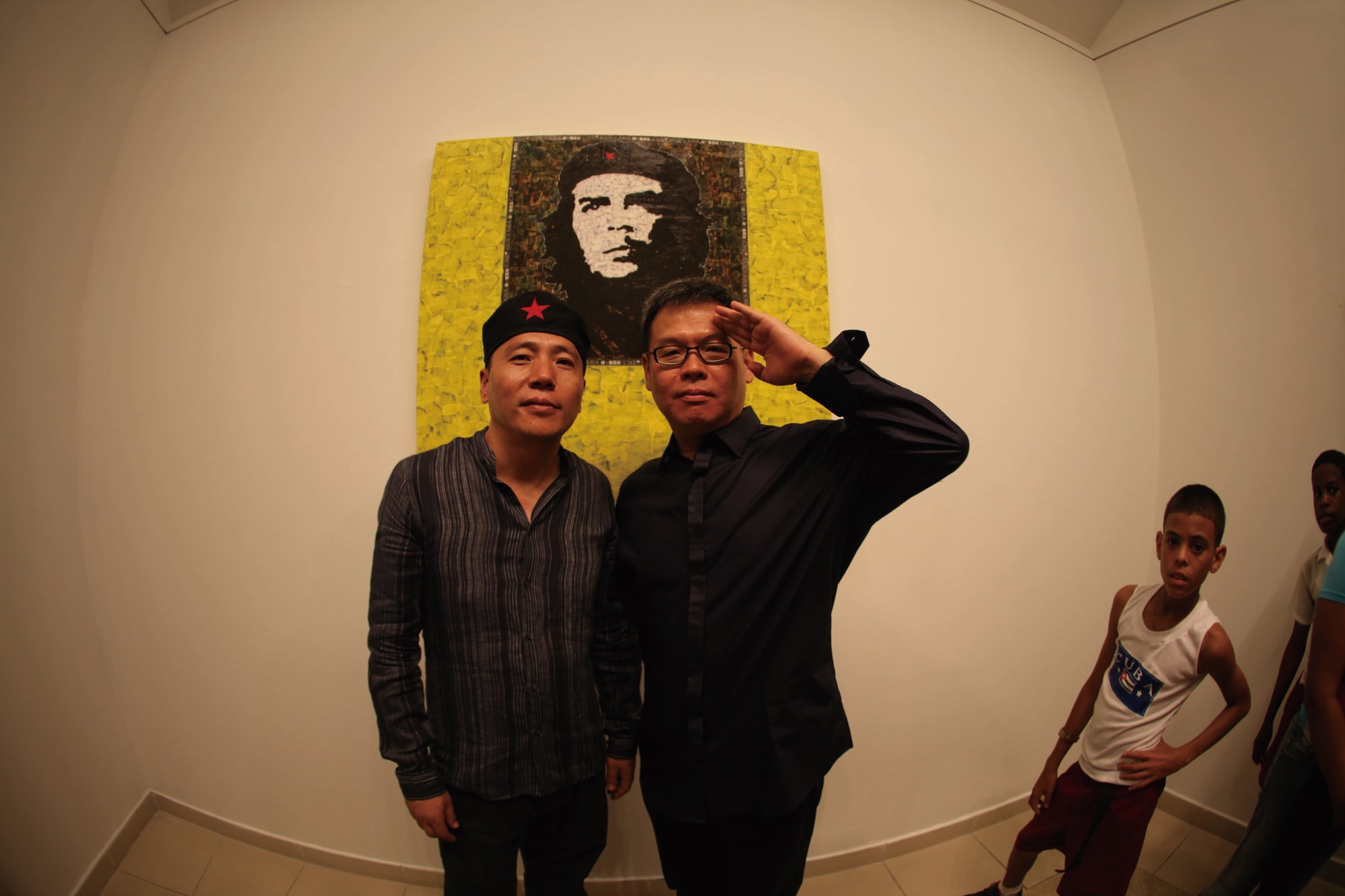 Xue Song with Indonesia collector Yu Deyao in Cuba's National Museum of Fine Arts, 2009