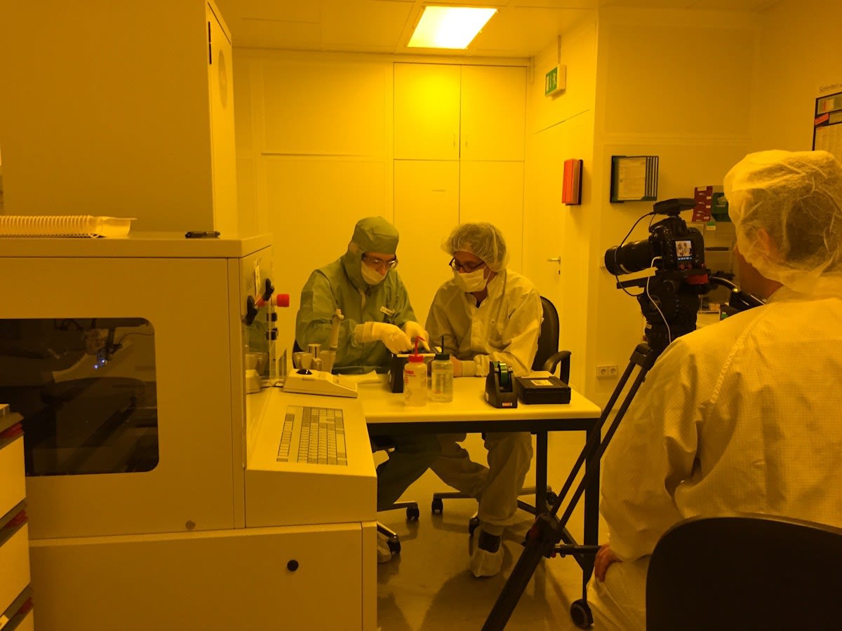 Title: Fragile Giant Artist: Jonty Hurwitz Date: 2015 Materials: Resin, fabricated with two-photon (nano) 3D printing Dimensions: 157,000 nanometres Edition Size: 1 Download in High-Res