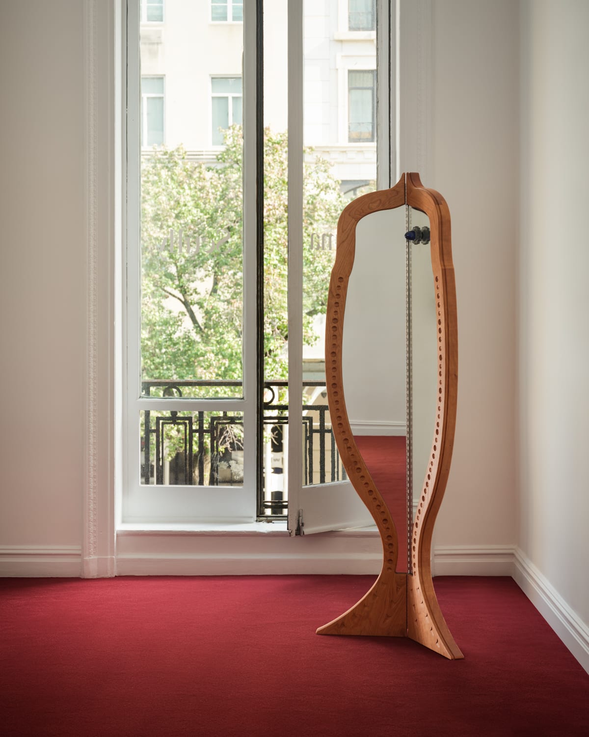 Framed: An Unjustifiable Collection of Shattered Self-reflection