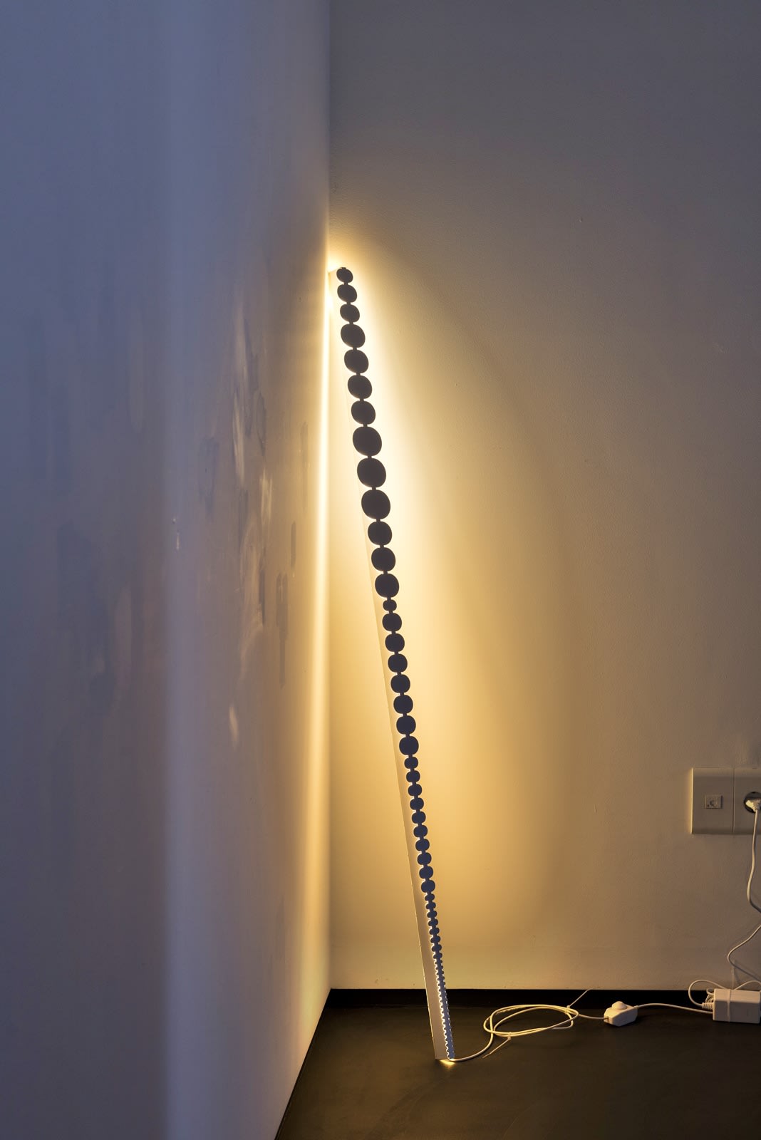 Stitch Lighting Ⅲ Flute aluminium coating, LED 6 x 5 x 135cm 2021 ed 1/20