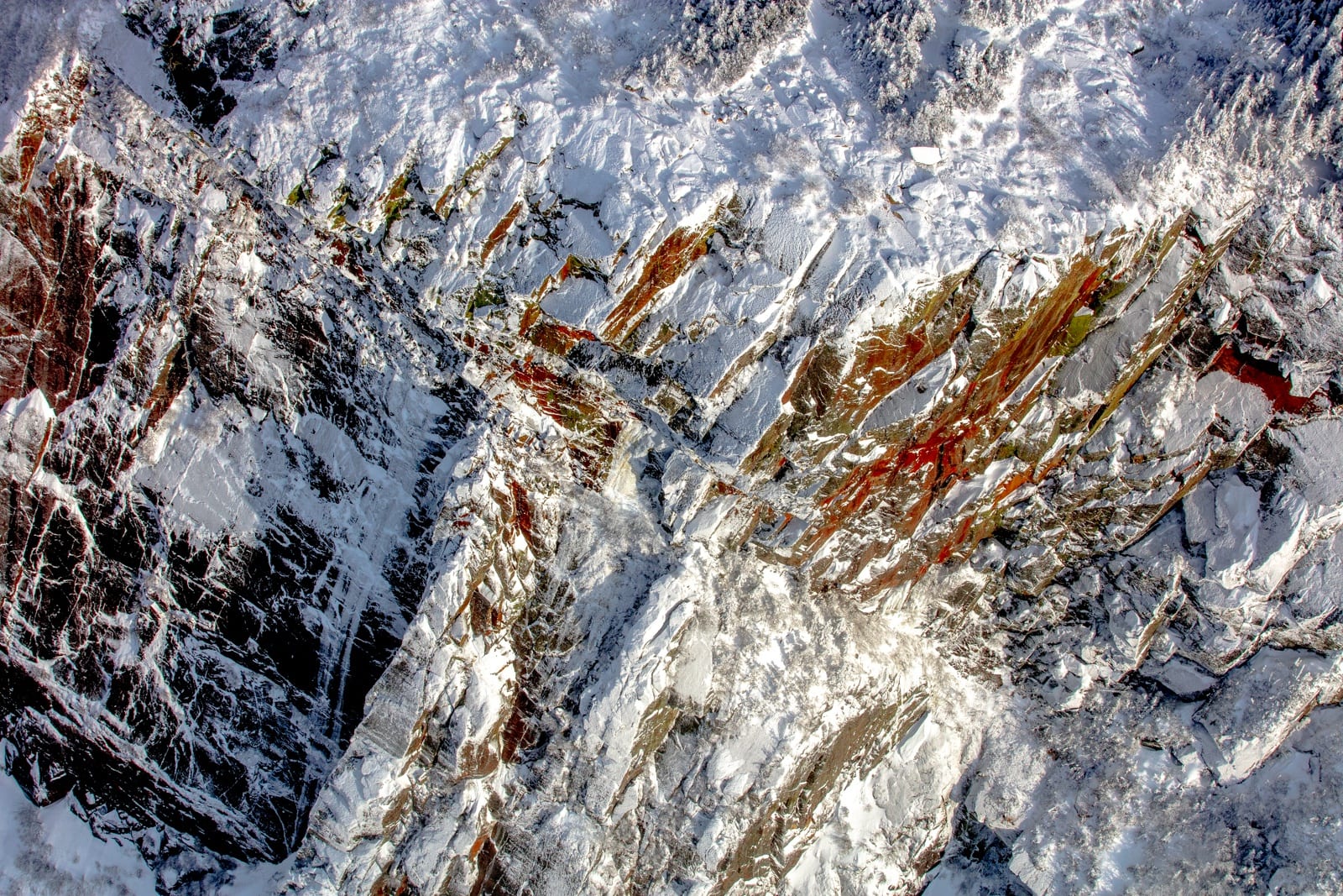 Parois glacée, Hautes-Gorges-de-la-Riviere-Malbaie, QC, 2021 24 x 36 in., Ed. 10 33 x 54 in., Ed. 10 48 x 72 in., Ed. 10