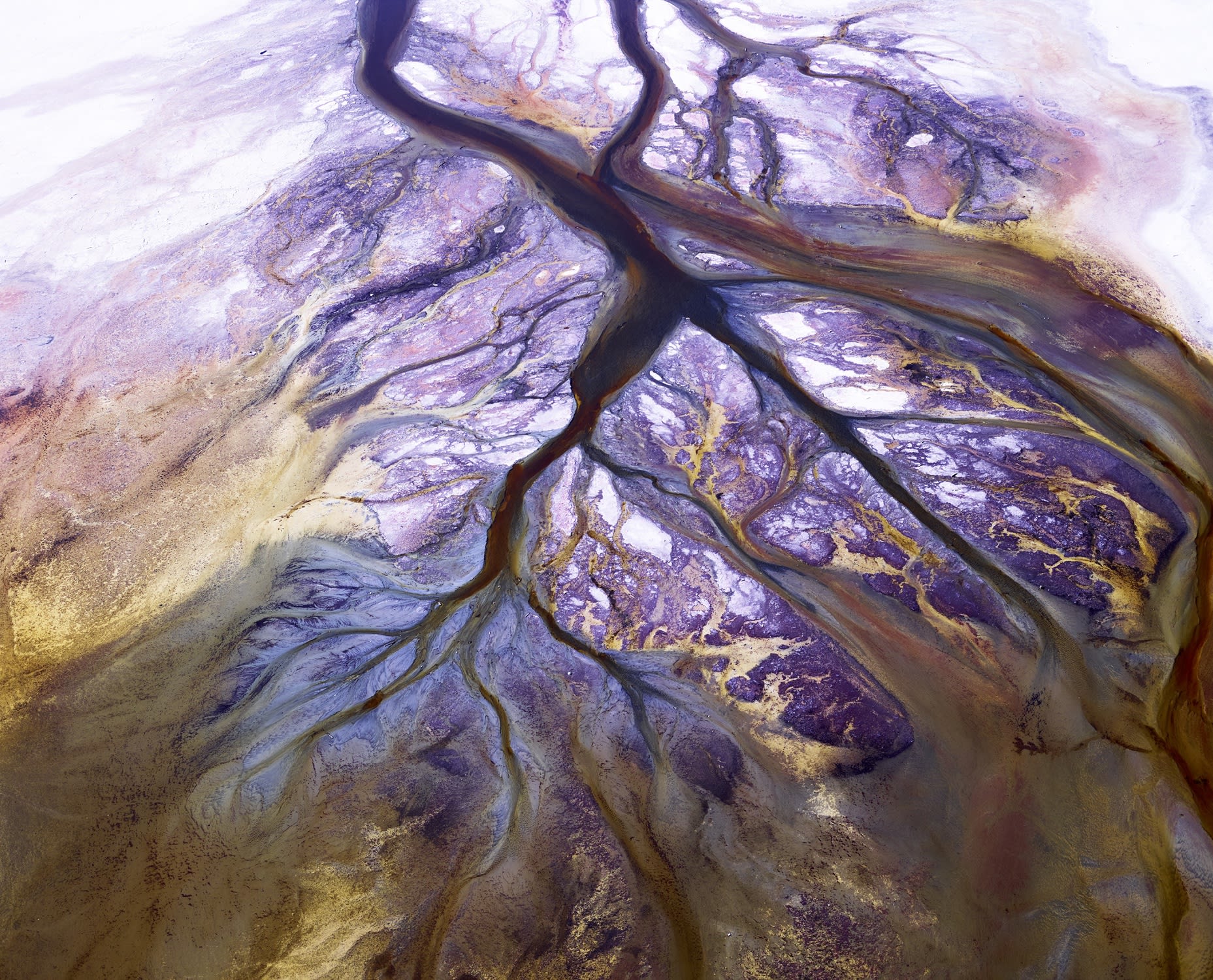 searles Lake Ii, Mojave Desert, California, USA, 2015 21 x 26 in., Ed. 7 & 2AP 32 x 40 in., Ed. 7 & 2AP 44 x 55 in., Ed. 10 & 2AP 59 x 73 1/2 in., Ed. 5 & 2AP