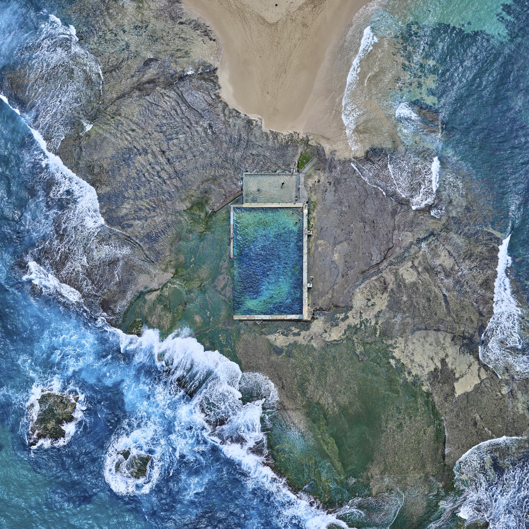 Rock Pool, Australia, 2016 21 x 21 in., Ed. 7 & 2AP 32 x 32 in., Ed. 7 & 2AP 44 x 44 in., Ed. 10 & 2AP 59 x 59 in., Ed. 5 & 2AP