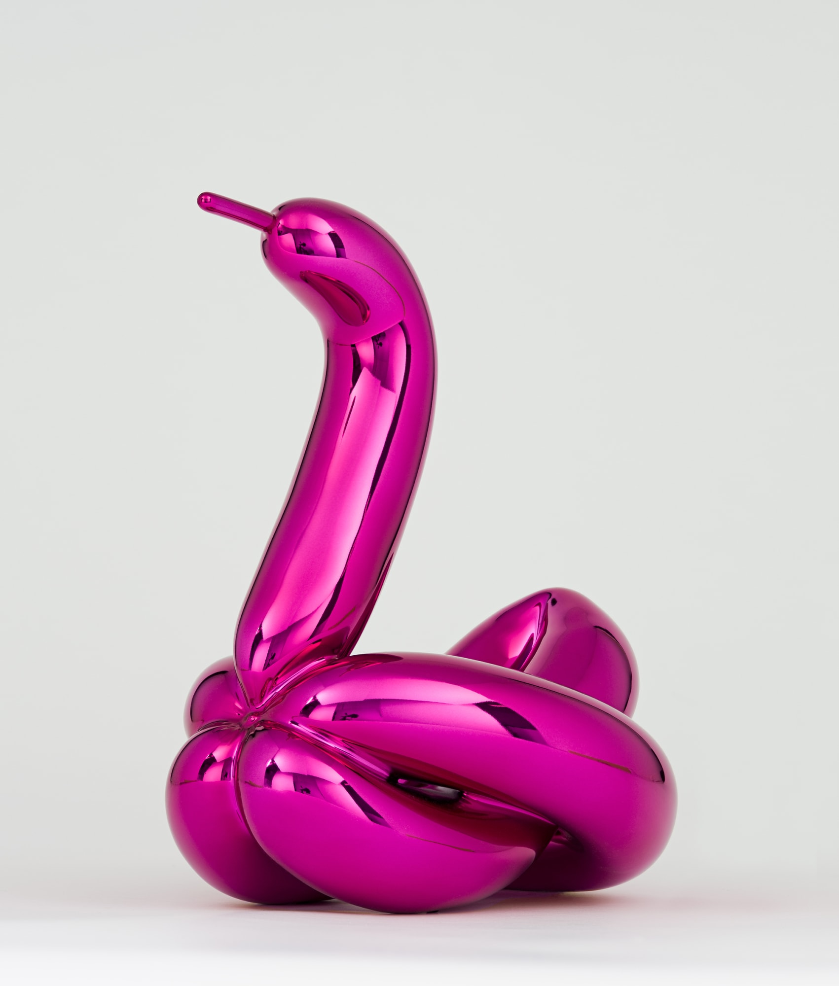 Jeff Koons: Balloon Swan (Magenta)
