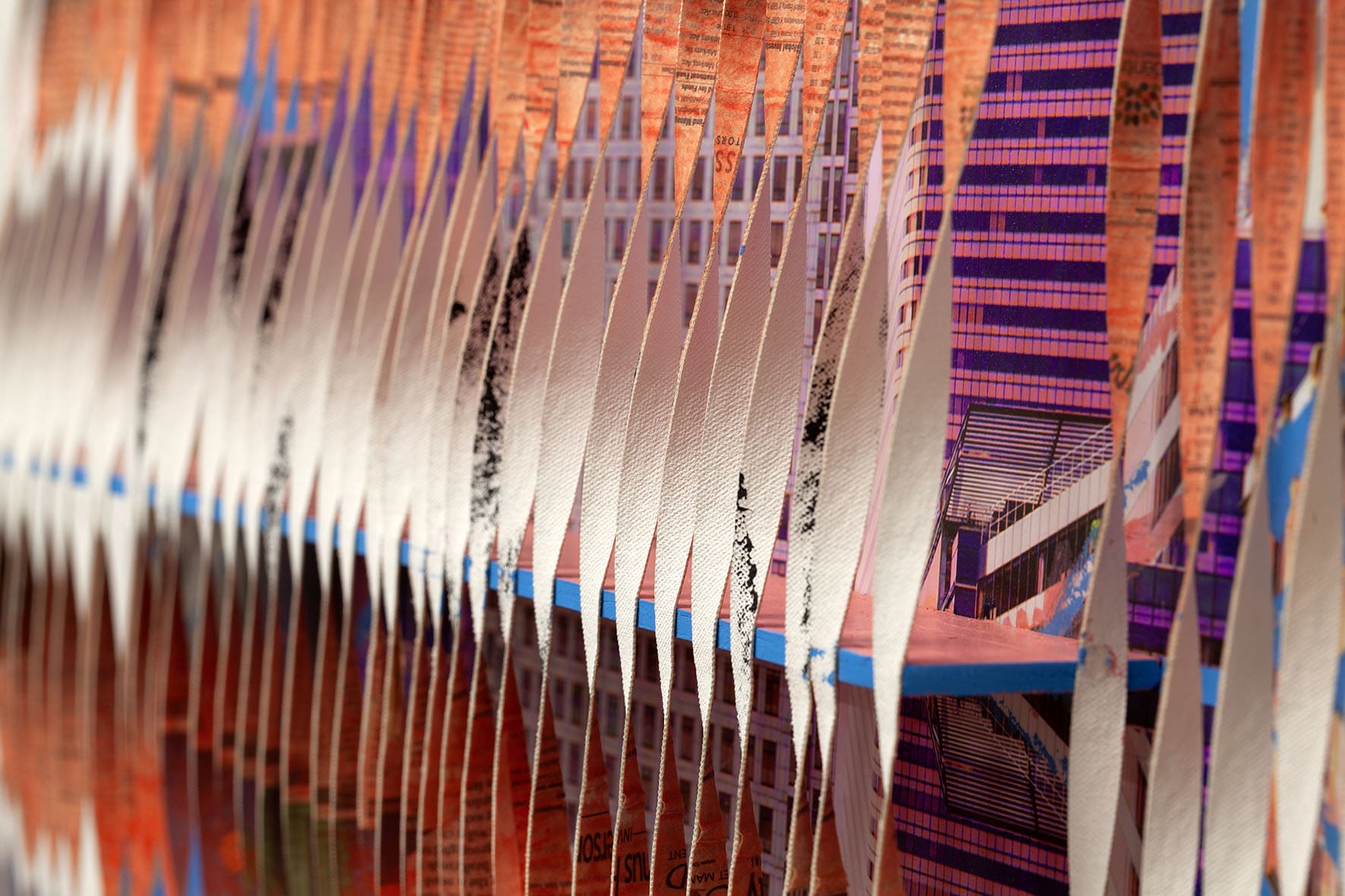 Canary Wharf Pink Blue - Details