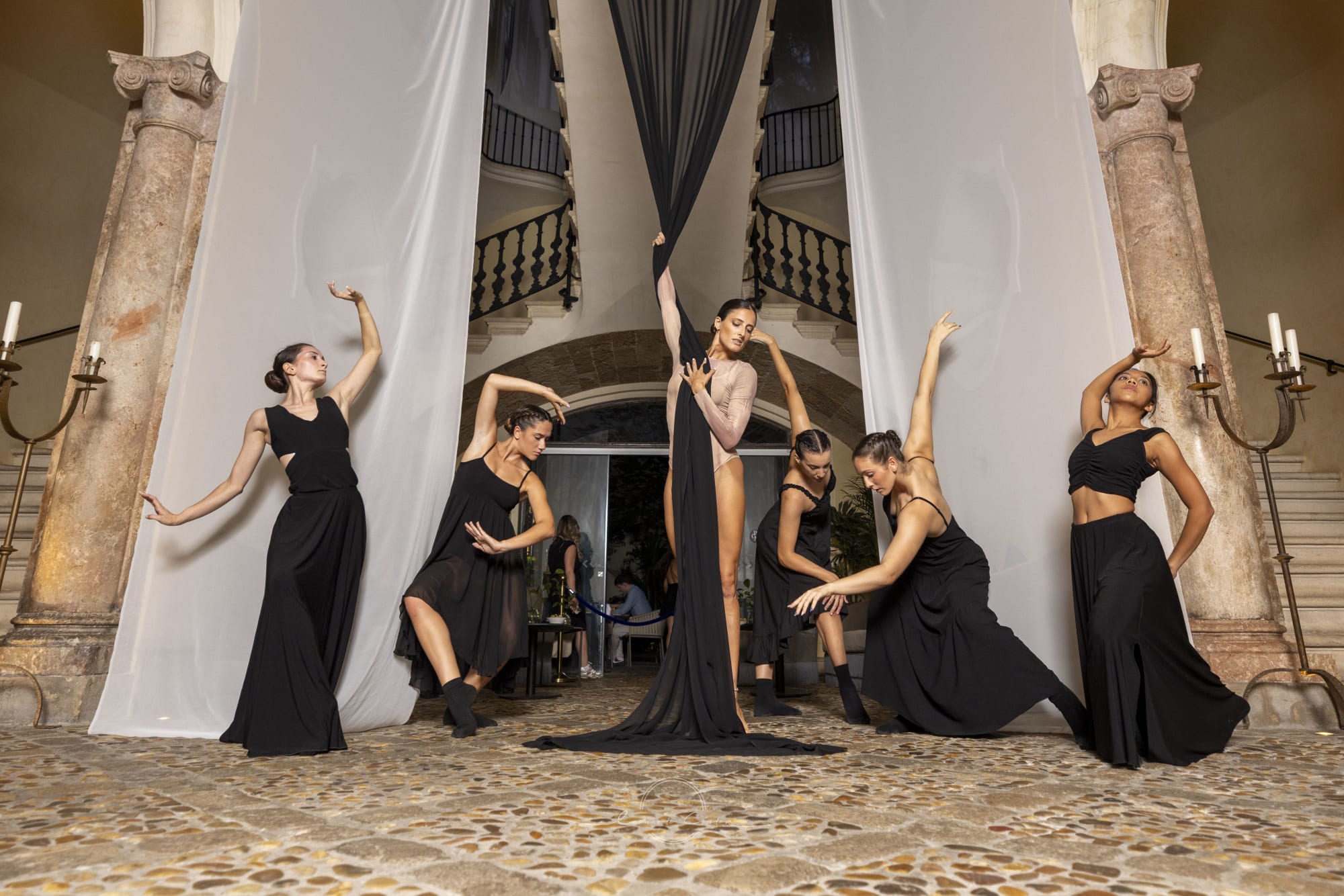 Pre-Nit del Art Exhibition Leonardo Cóndor