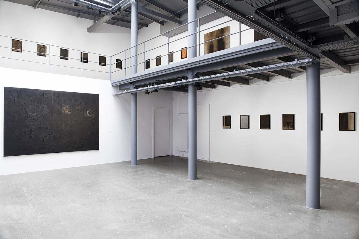 Vivid Dark of a Space