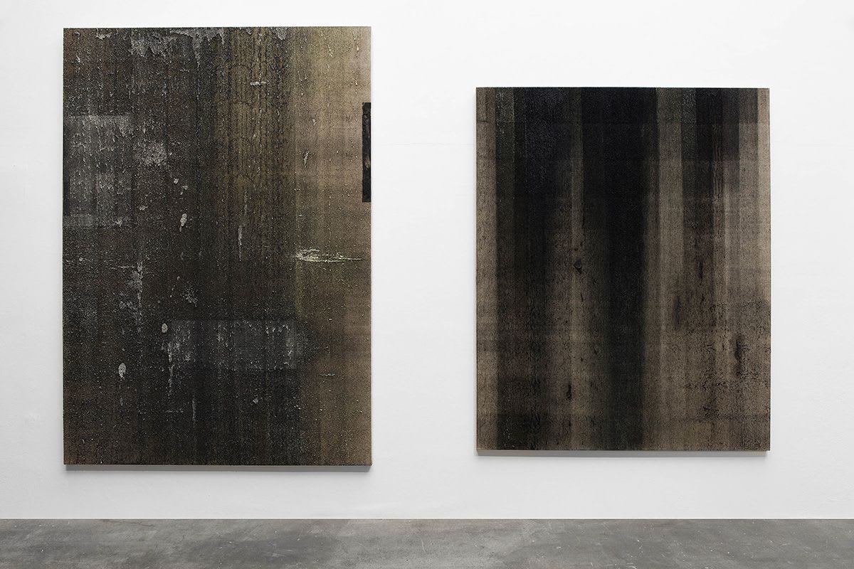 Vivid Dark of a Space