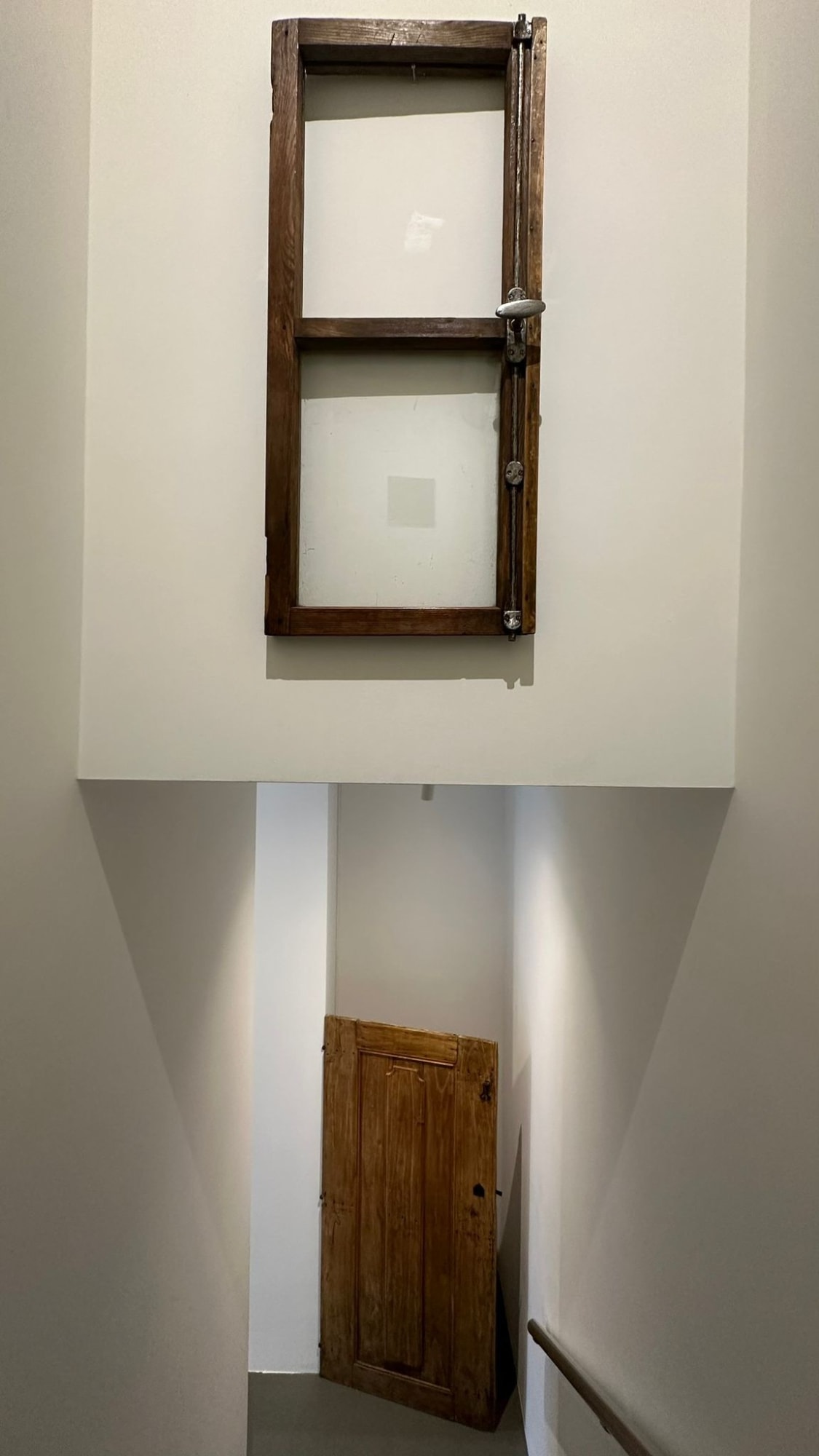 Raziye Kubat, Stonehead-Time Traveller, 2024 Curator: M. Wenda Koyuncu Installation shot