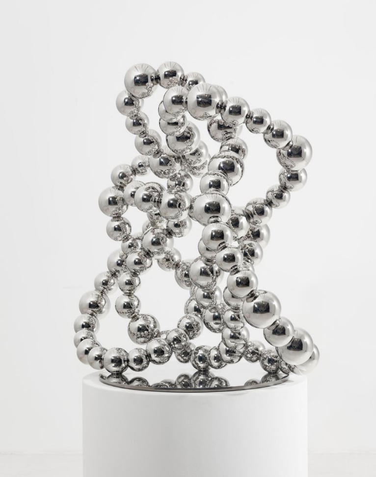 Jean-Michel OTHONIEL Noeud Infini, 2022 © Courtesy of the artist and Perrotin.