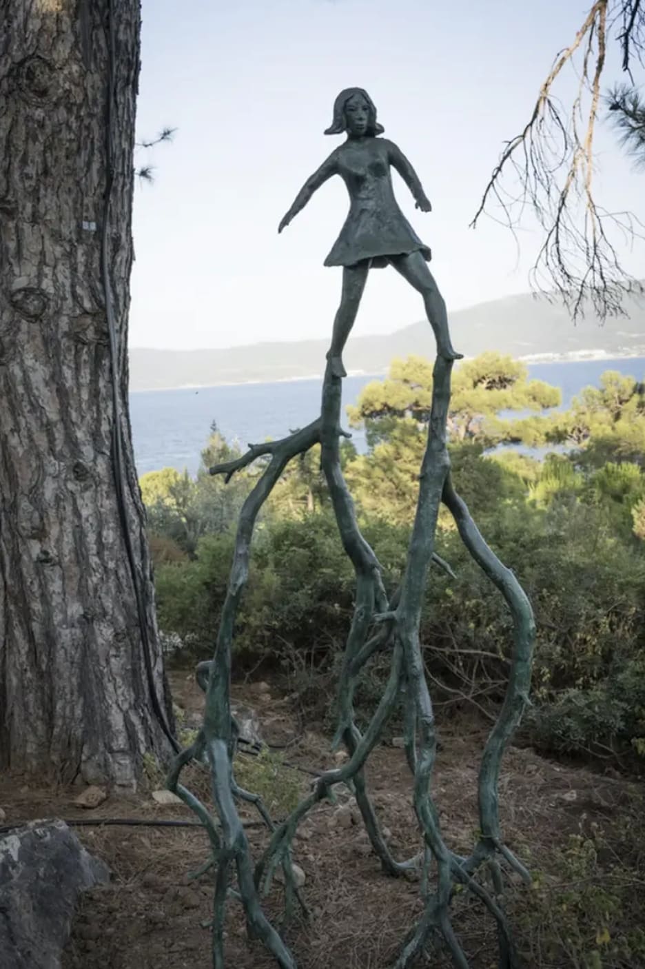 Klara KRISTALOVA What holds me back, carries me further, 2017 © Courtesy of the artist and Perrotin.