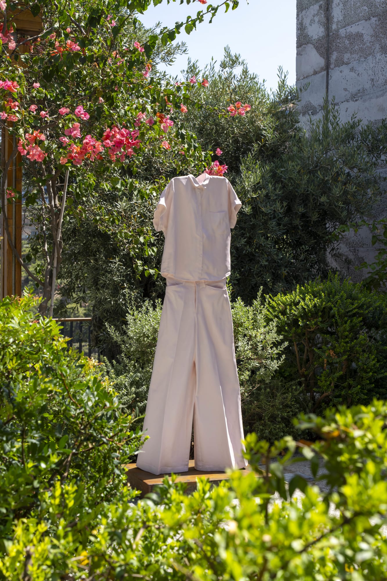 Erwin Wurm Melancholia (Substitutes) , 2024 © Courtesy of Erwin Wurm and Thaddaeus Ropac.