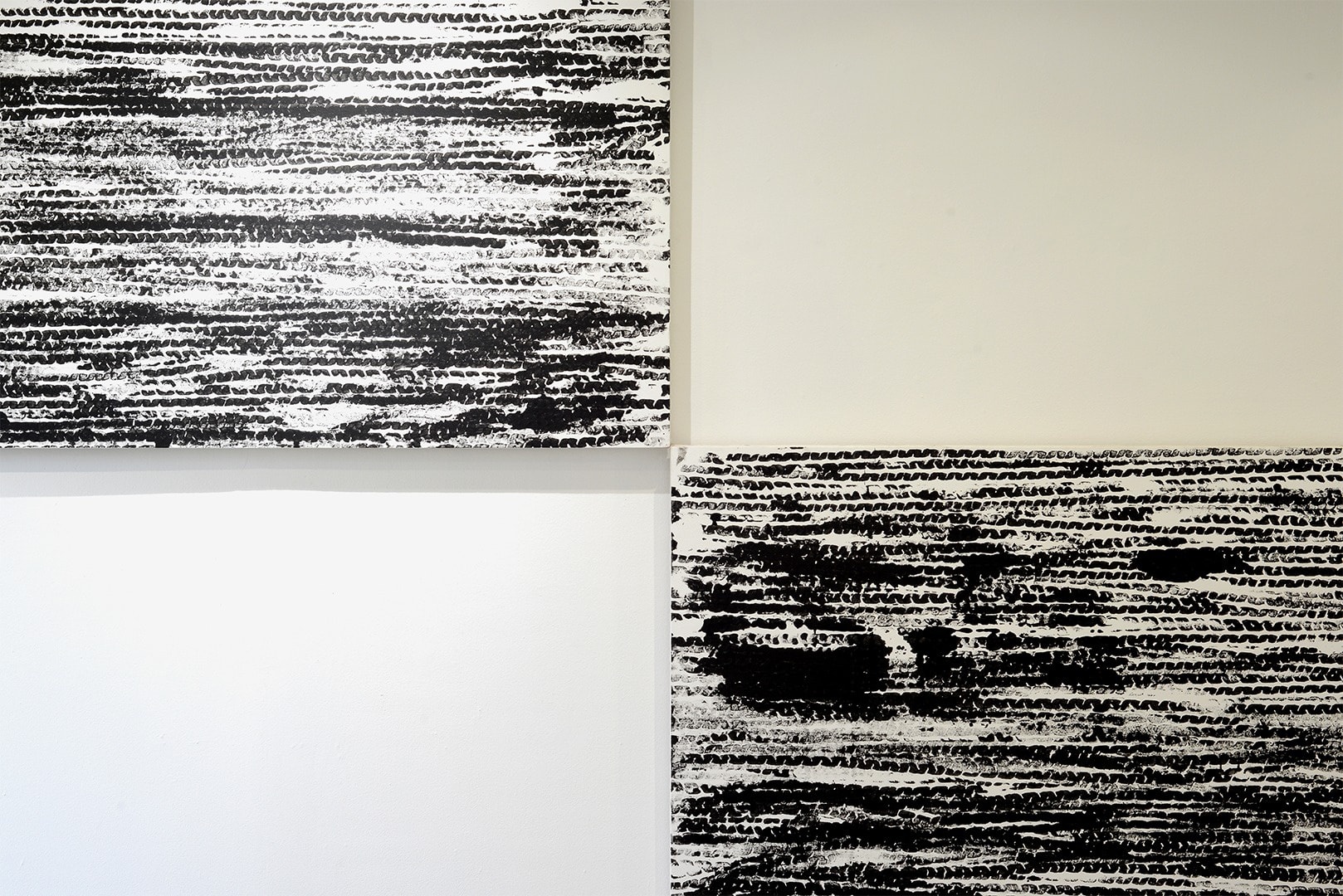 Between Absence and Imprint