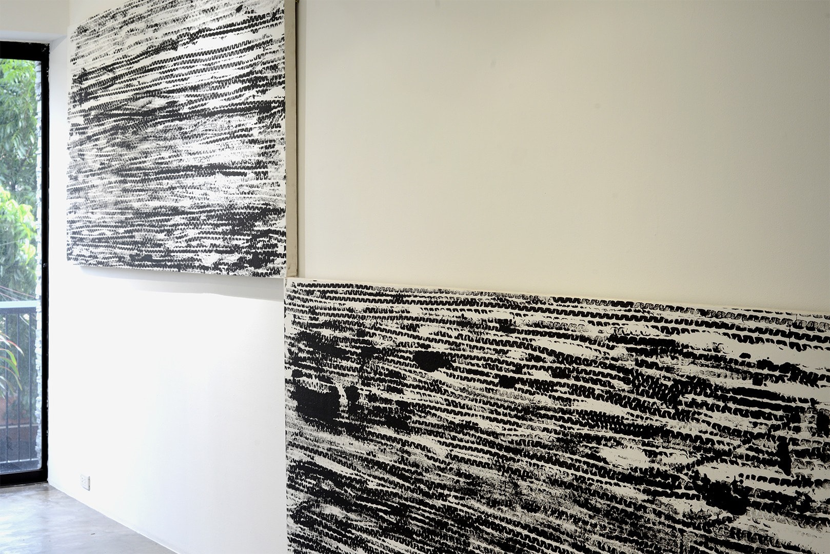 Between Absence and Imprint