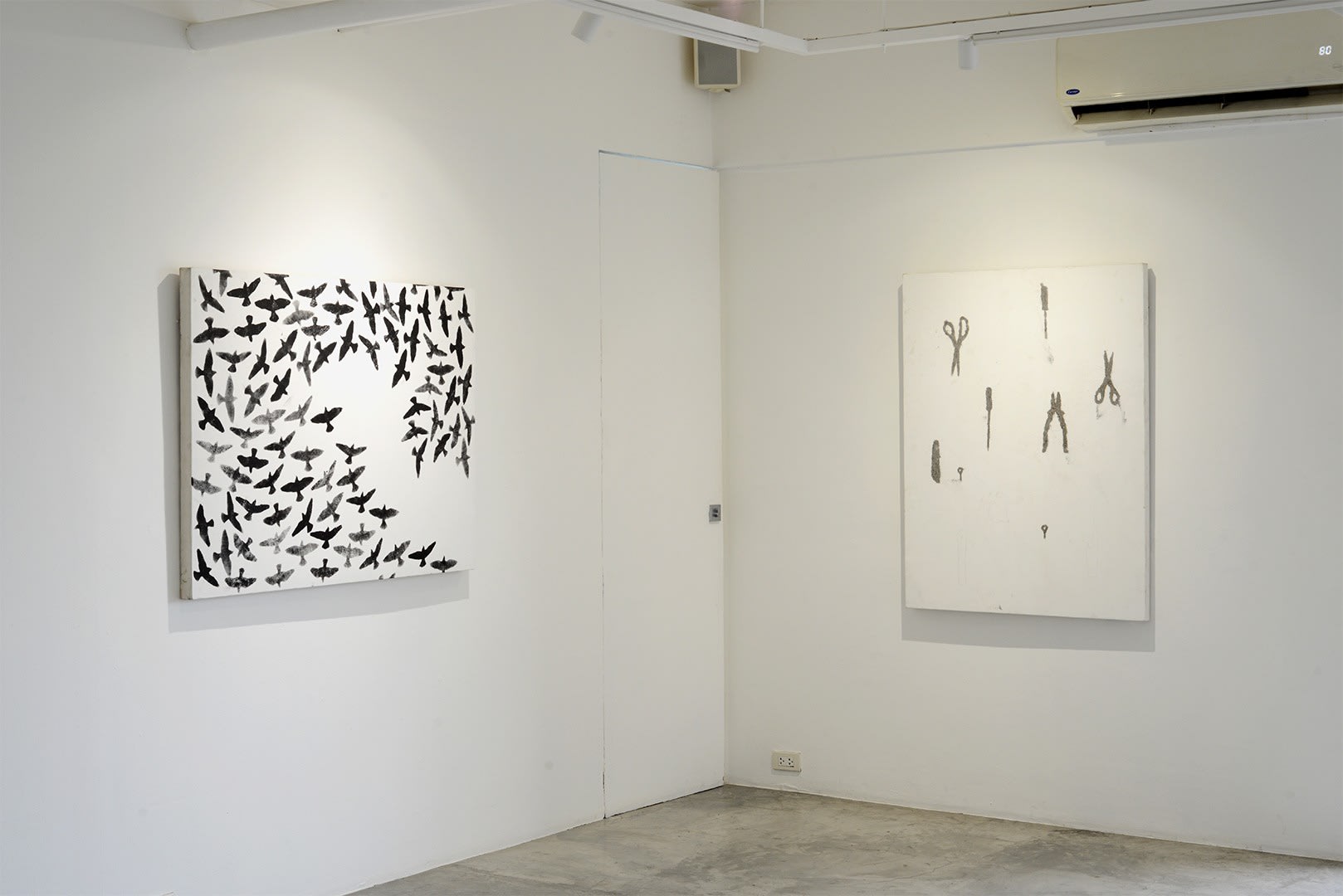 Between Absence and Imprint