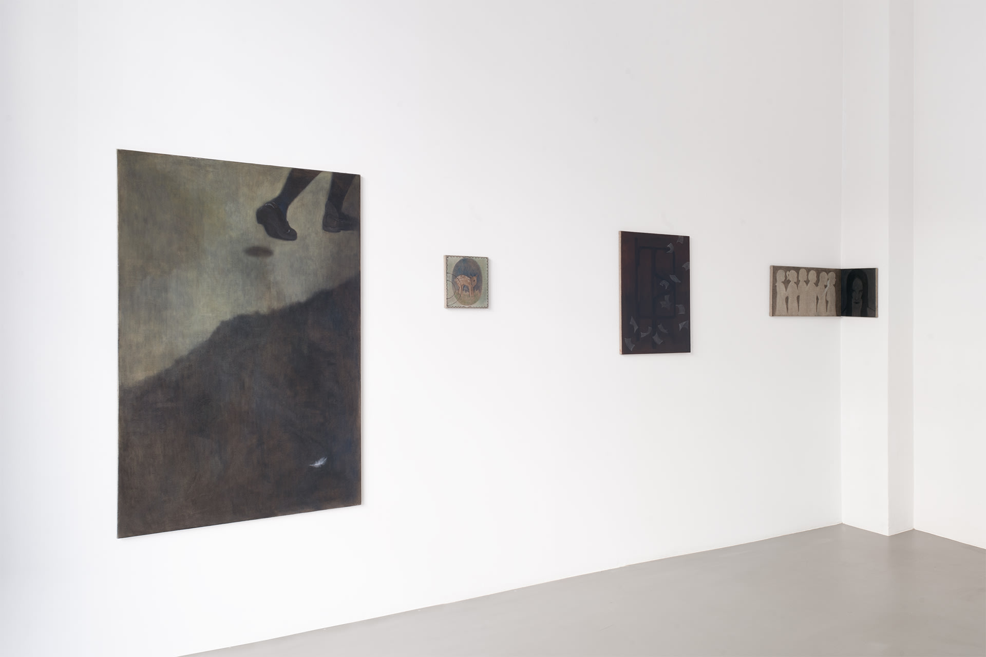 Installation photograph of Liva Jo Juul Streich’s Traces exhibition (2025) at Alice Folker Gallery, highlighting the visual relationship between the artworks on display.