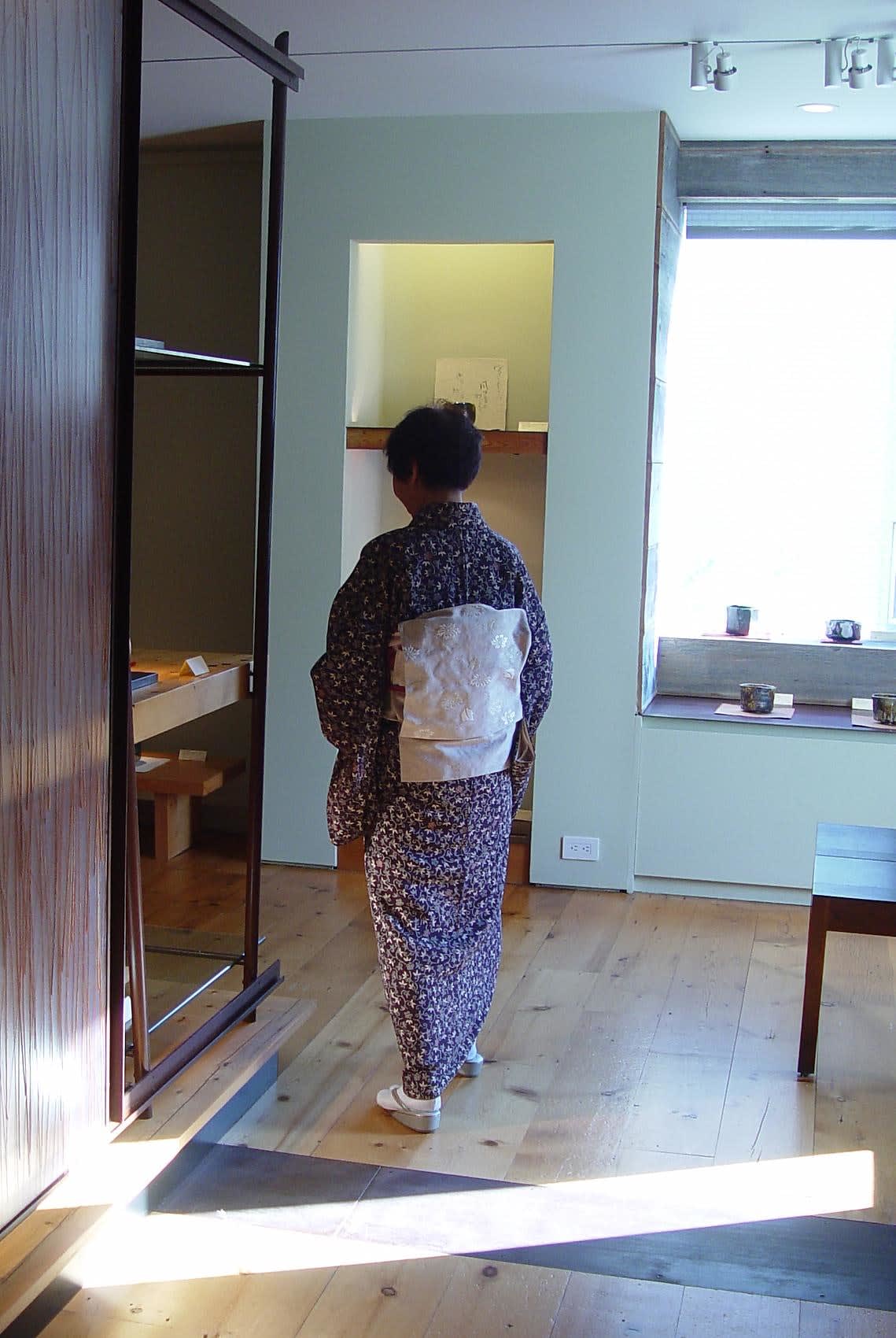 We hosted an opening event for the opening of show. Please click the image for more photos of the evening.