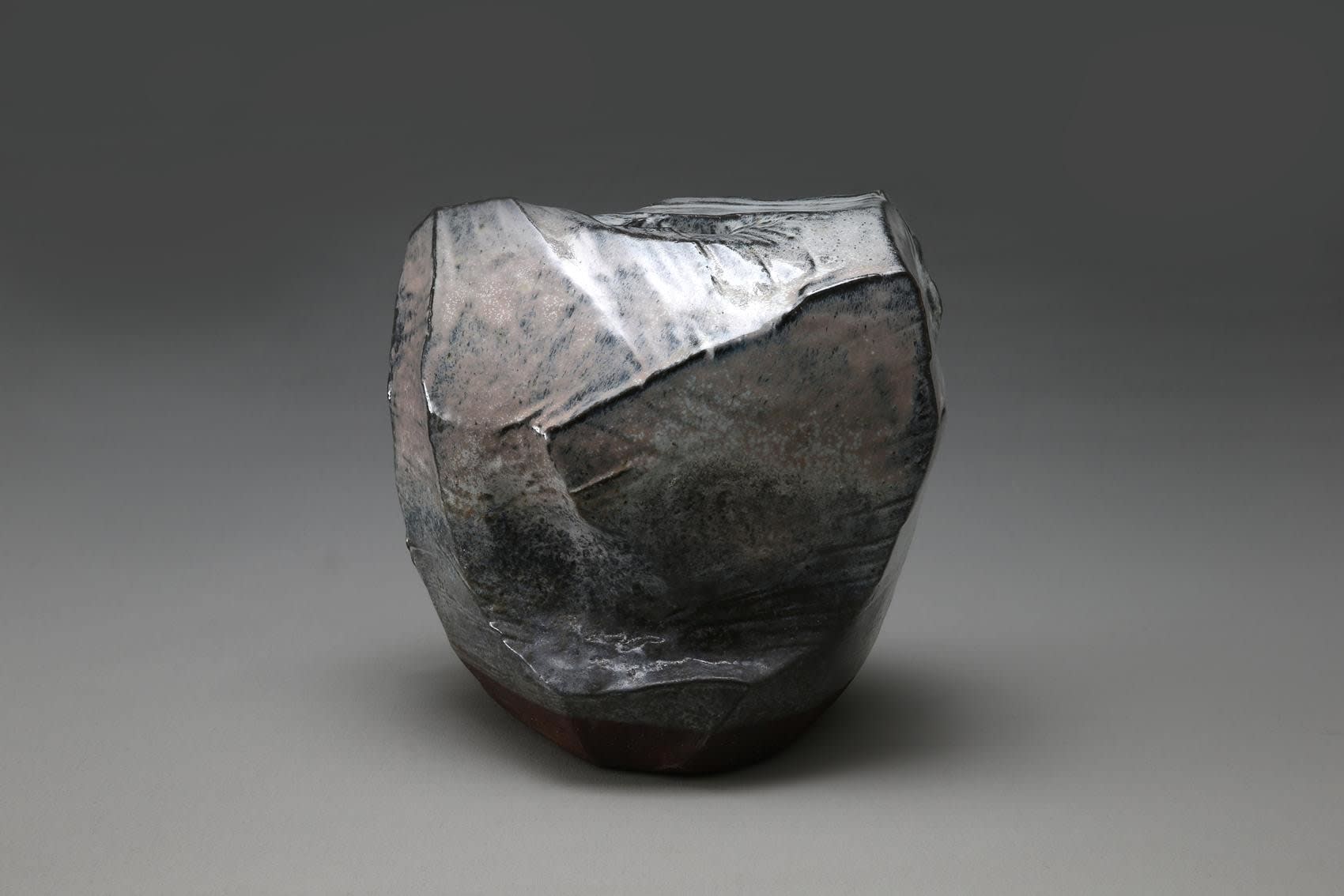 Faceted, scooped-out vessel with Hagi and ash glazes in white, dark brown and pink colorations, 2014 Glazed stoneware 11 x 11 1/2 x 9 in. Inv# 9035