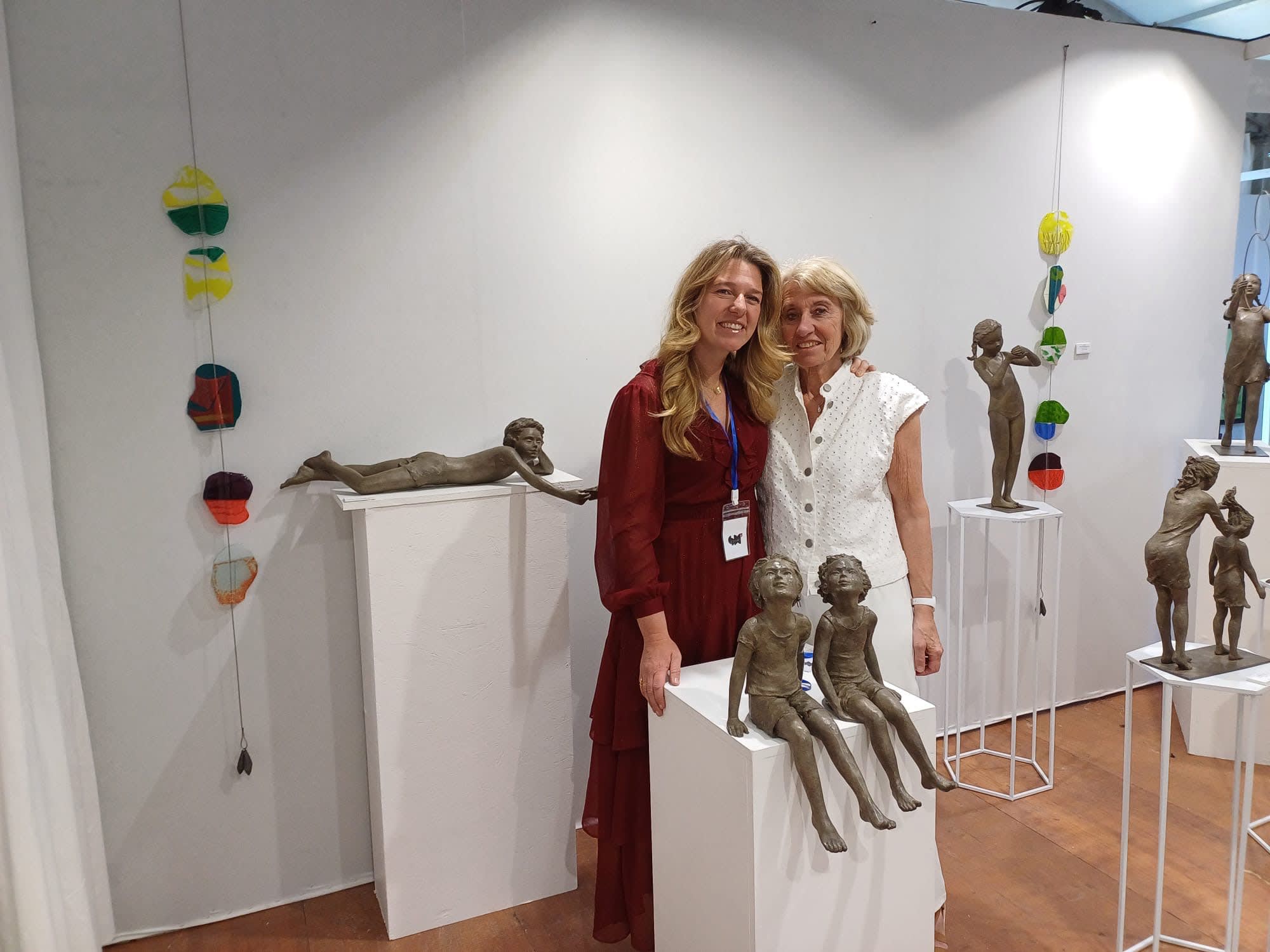 smart, aix en provence, salon art, art thema, galerie, artistes, aix-en-provence, art contemporain, peintures, sculptures, sculptures en bronze, statues, vernissage, nadine et catherine meulemans, sculptures de béatrice cols