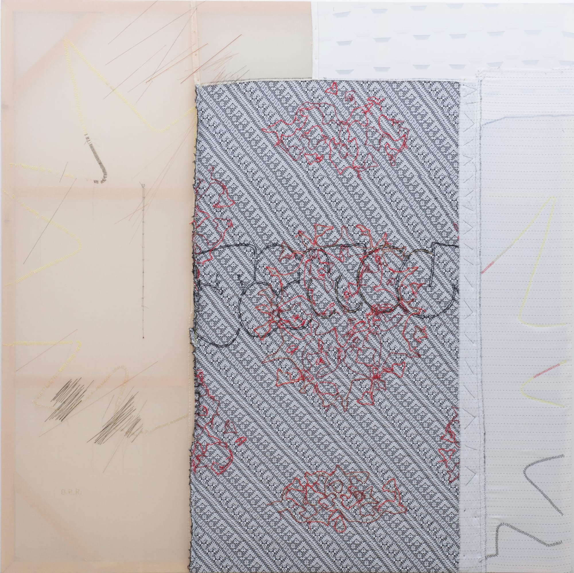 毕蓉蓉，织物一 — 奥斯曼的花瓣，棉布、棉线、化纤布、木框 ，180 × 180 cm，2017 Bi Rongrong，Fabric 1—Ottoman’s Petal, cotton fabric, cotton thread, polyester fabric, wooden frame,180 ×180 cm，2017