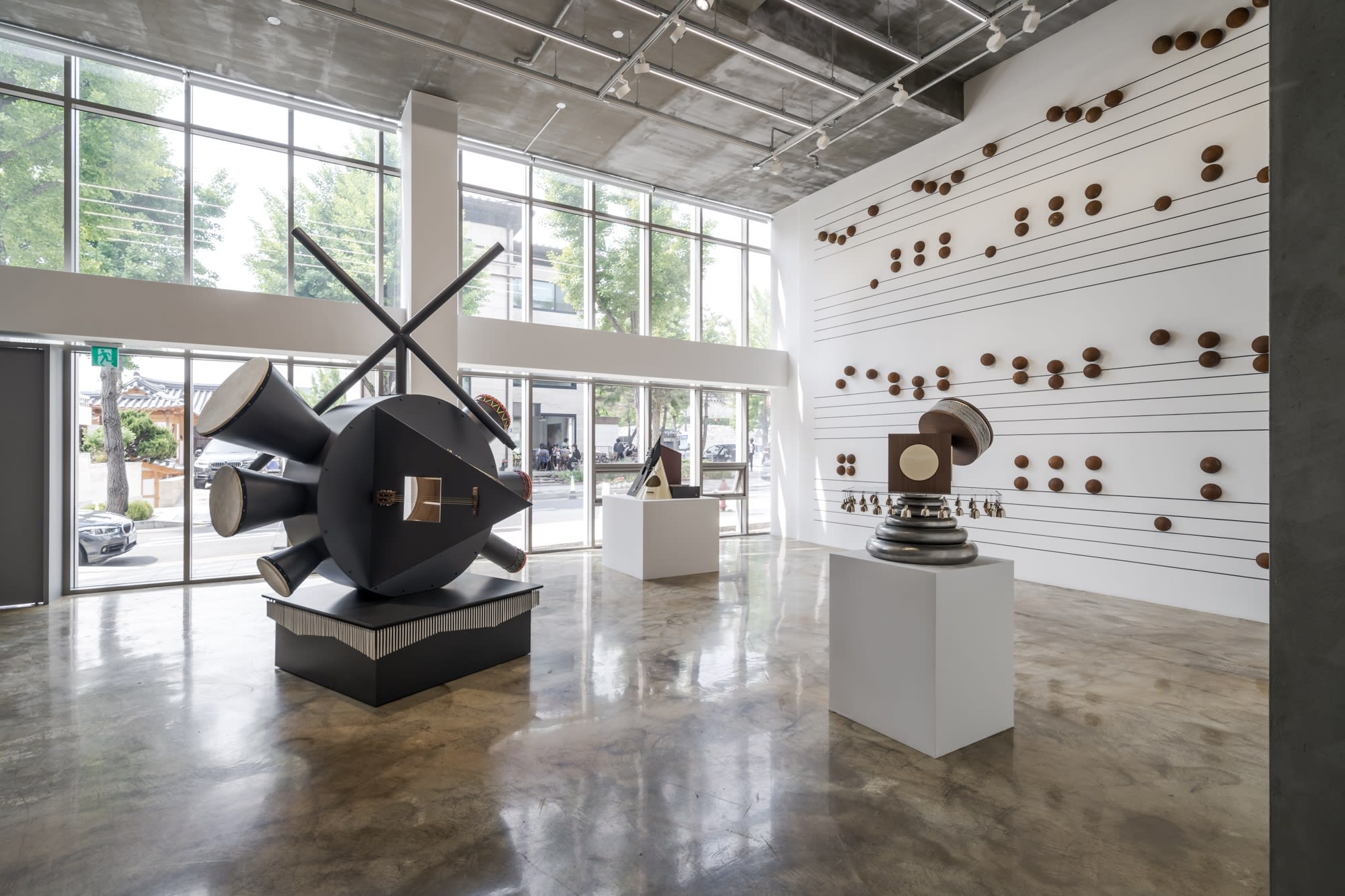 네빈 알라닥: Motion Lines